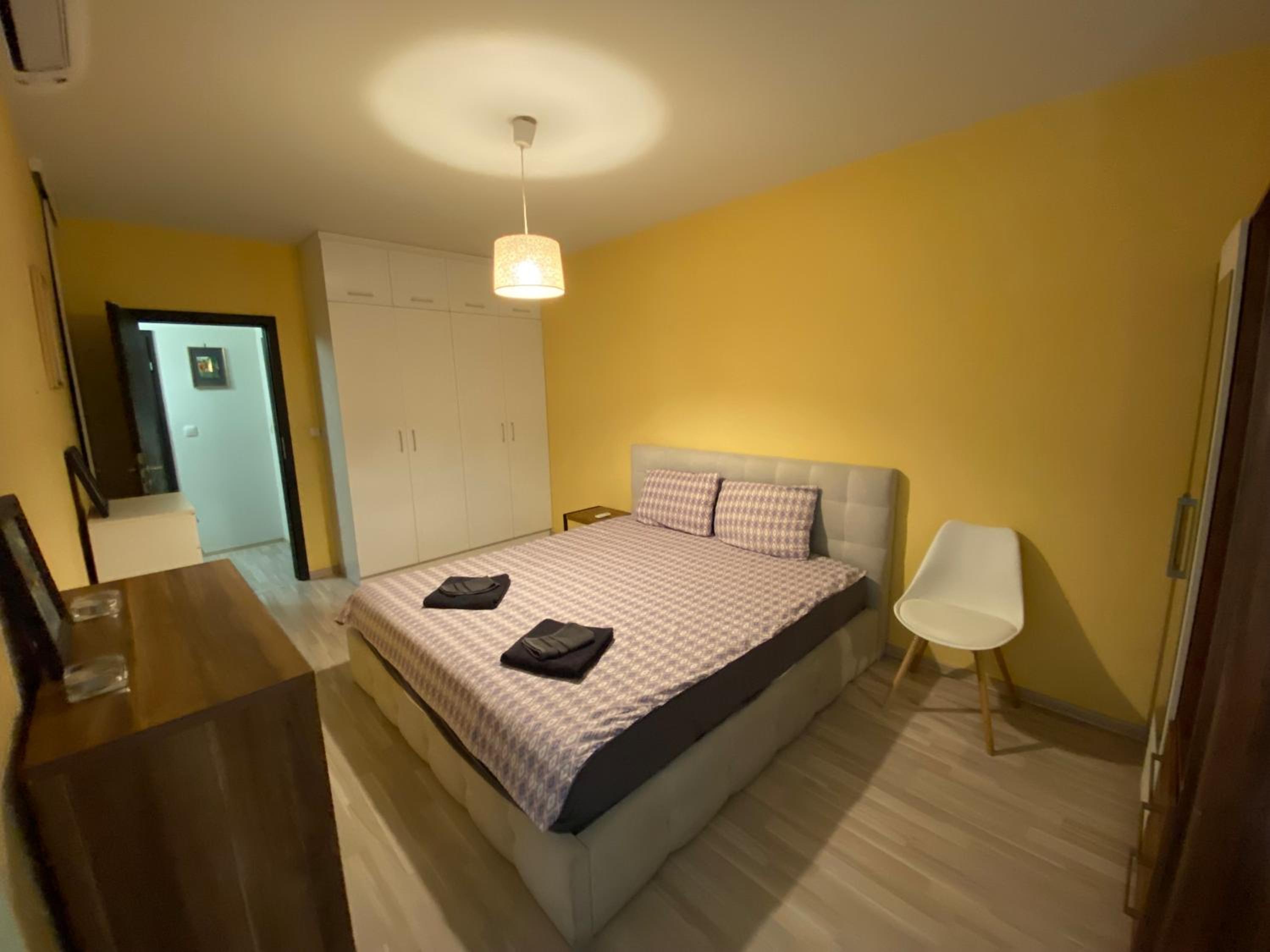 Modern & Central 1BR Apartment with lovely terrace view 3