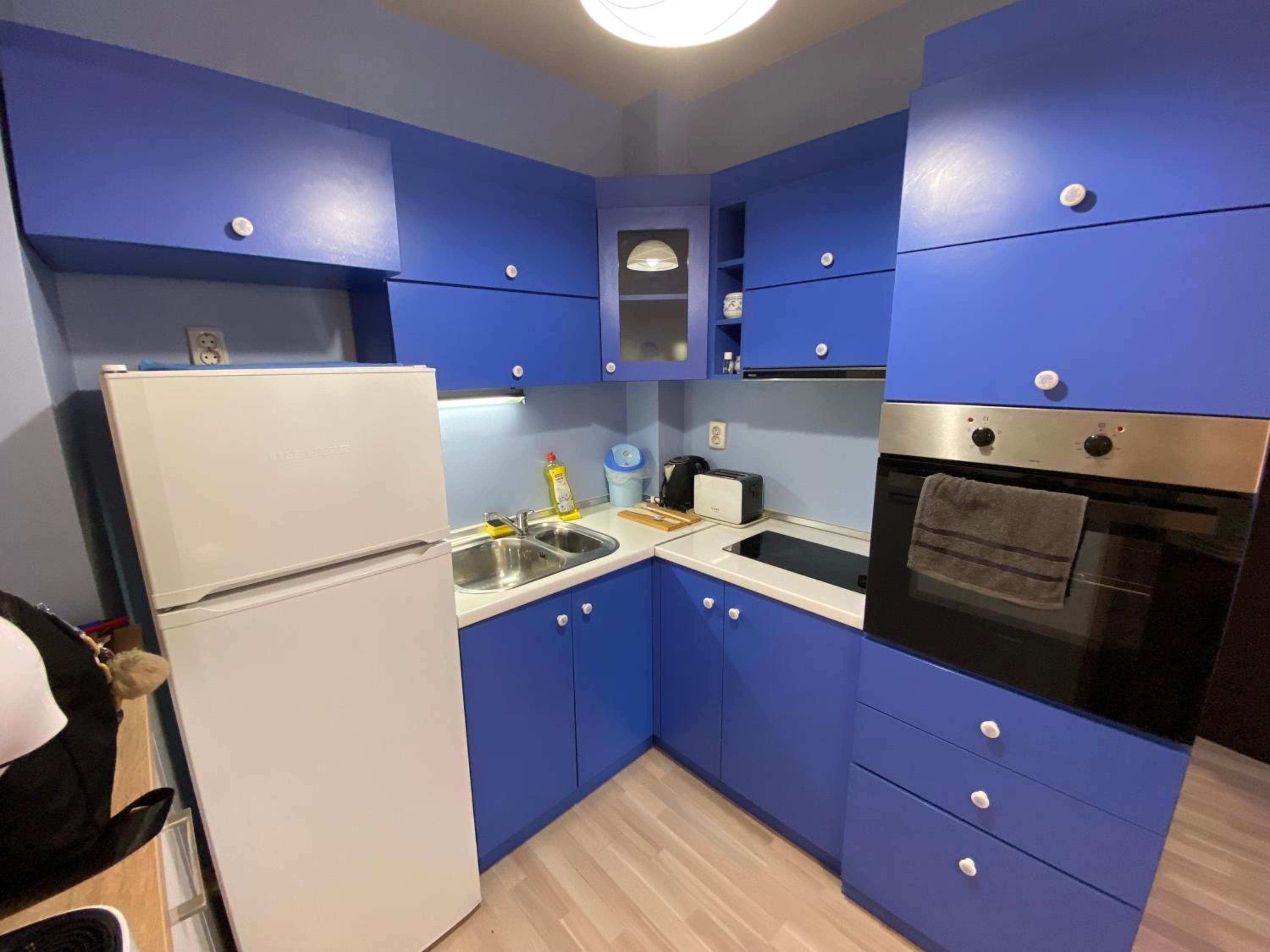 Modern & Central 1BR Apartment with lovely terrace view 2