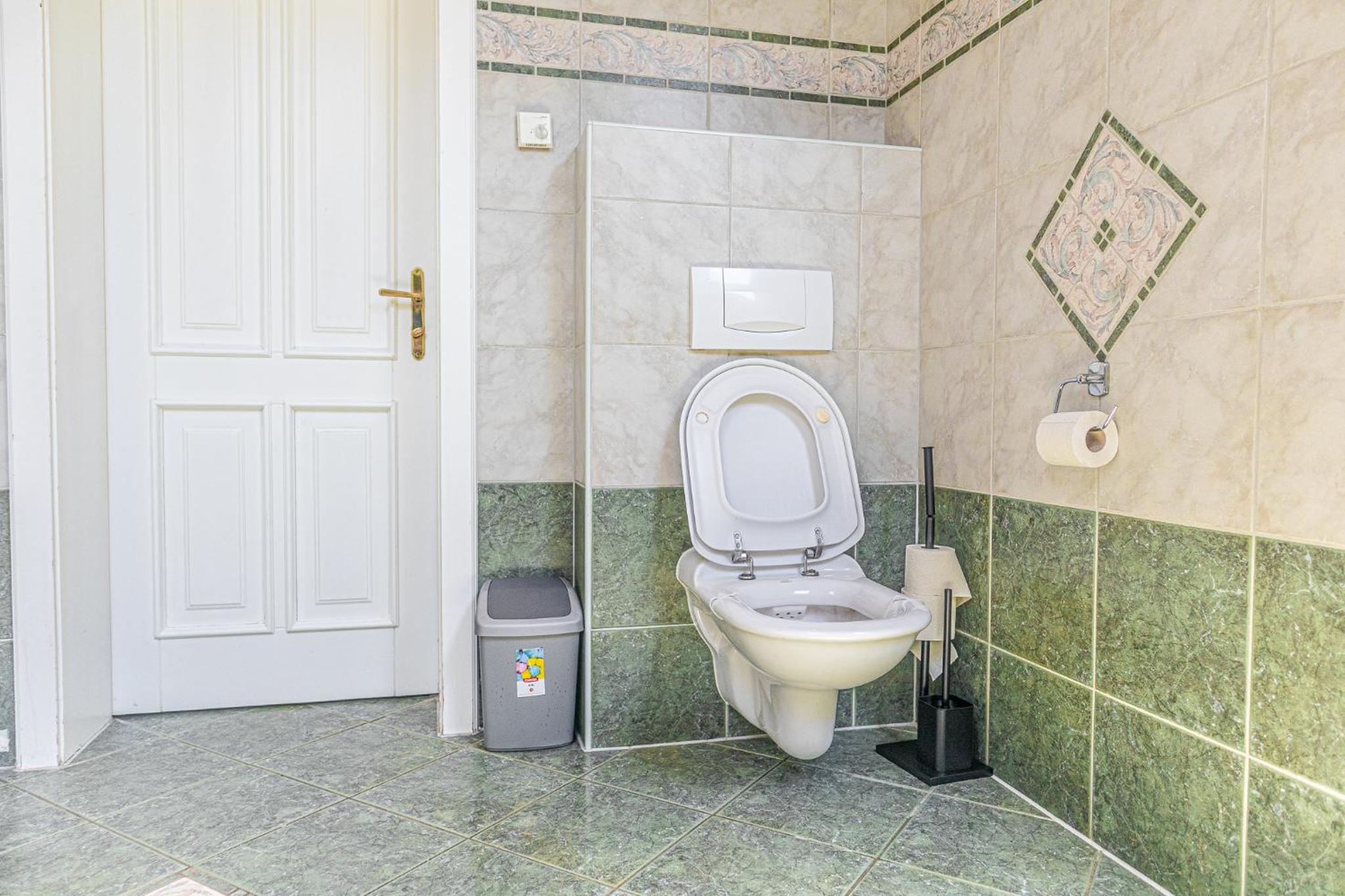 Cozy Private Rooms in Beautiful Garden Villa Free Parking
