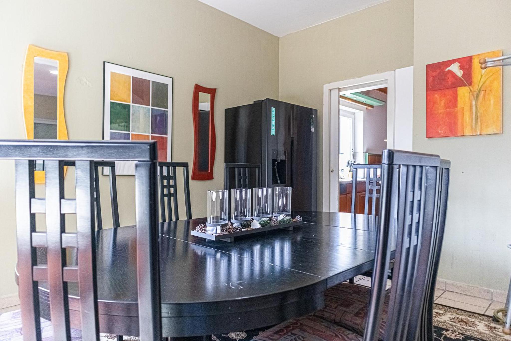 Cozy Private Rooms in Beautiful Garden Villa Free Parking