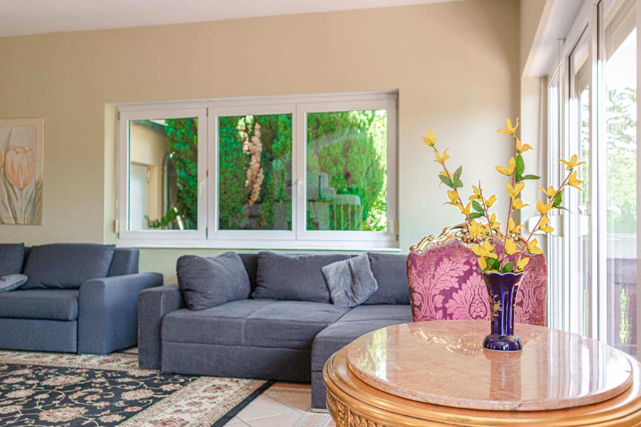 Cozy Private Rooms in Beautiful Garden Villa Free Parking