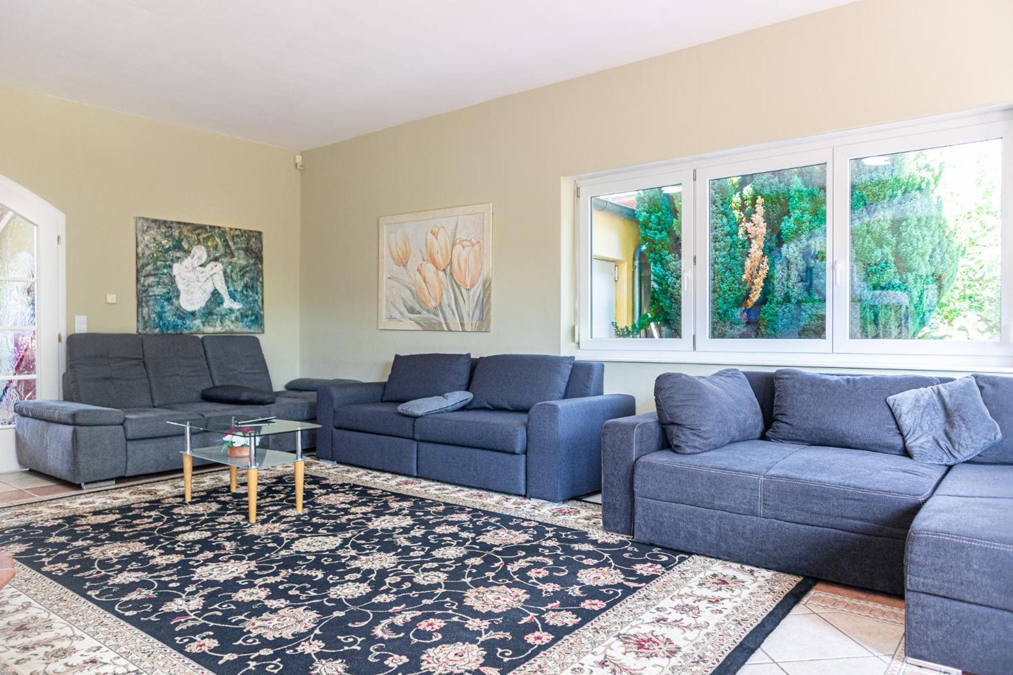 Cozy Private Rooms in Beautiful Garden Villa Free Parking