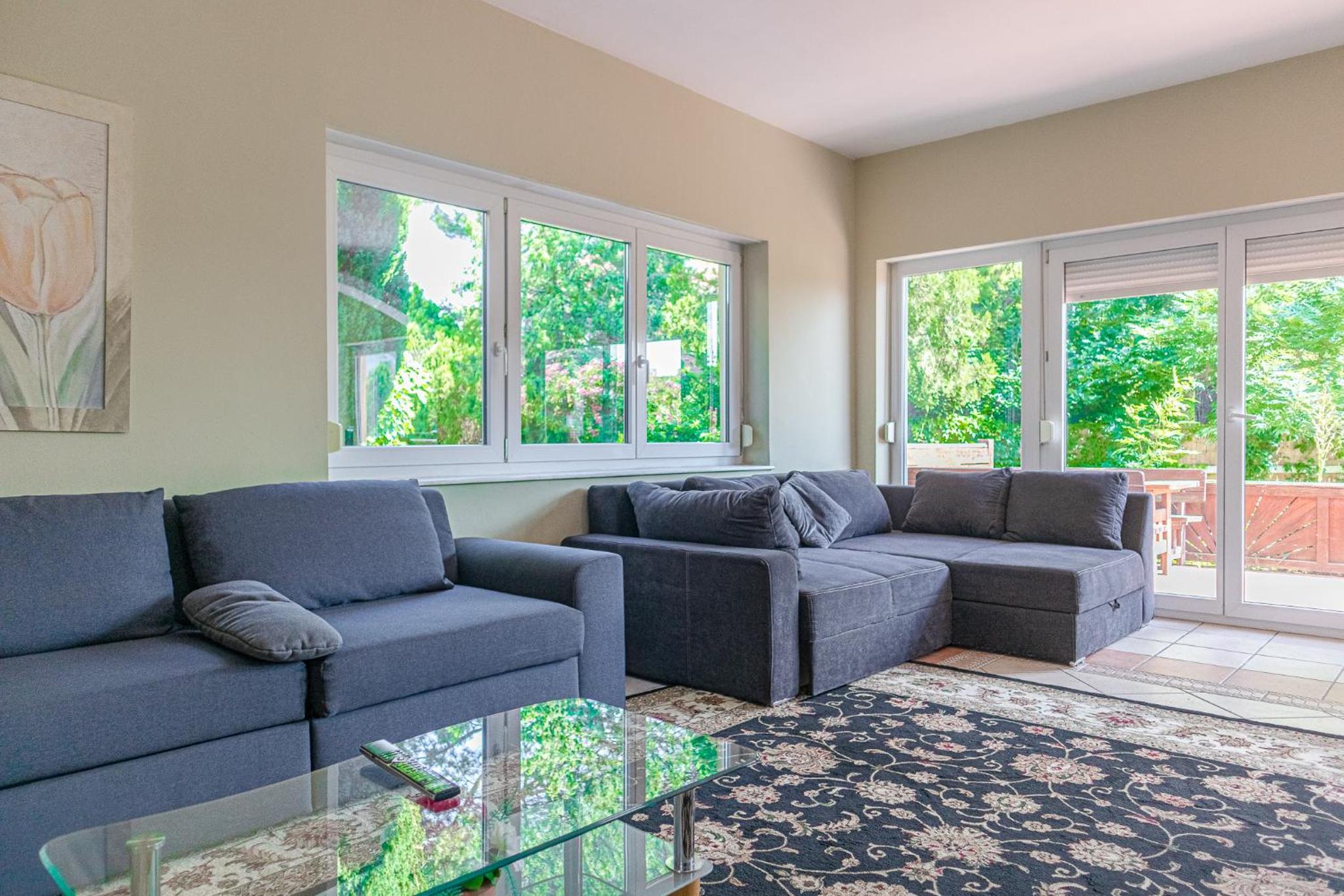 Cozy Private Rooms in Beautiful Garden Villa Free Parking