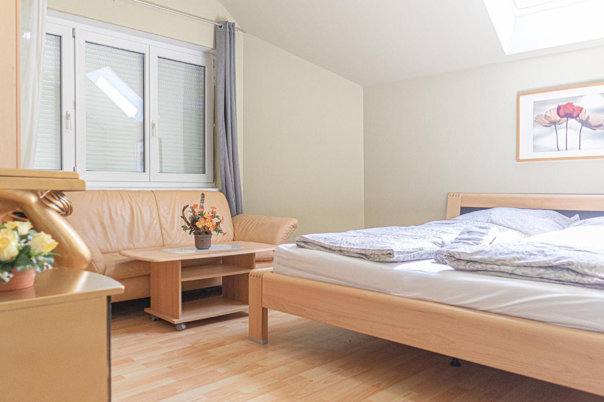 Cozy Private Rooms in Beautiful Garden Villa Free Parking