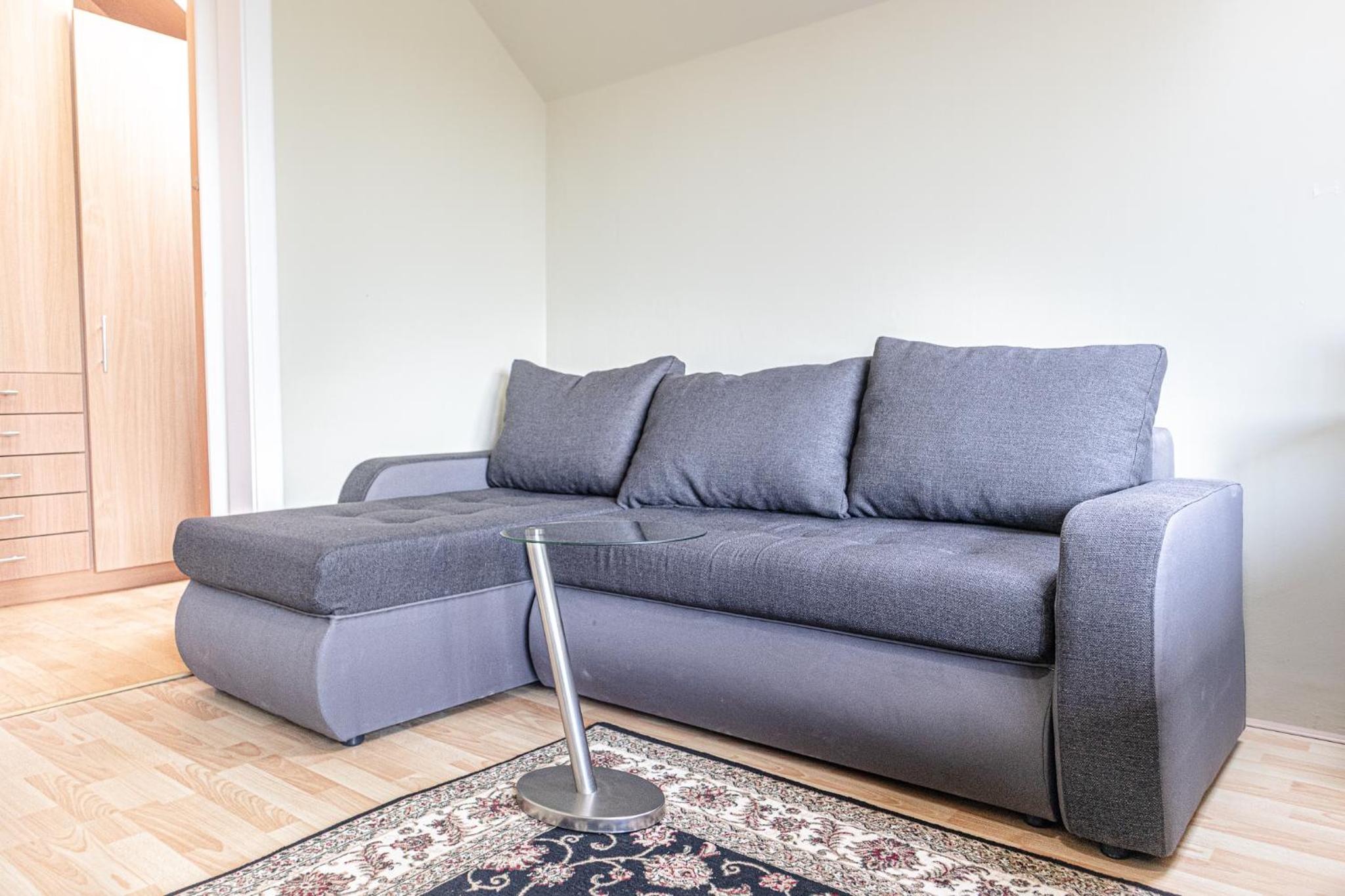 Exquisite Villa with Free Parking - suitable for groups up to 18p