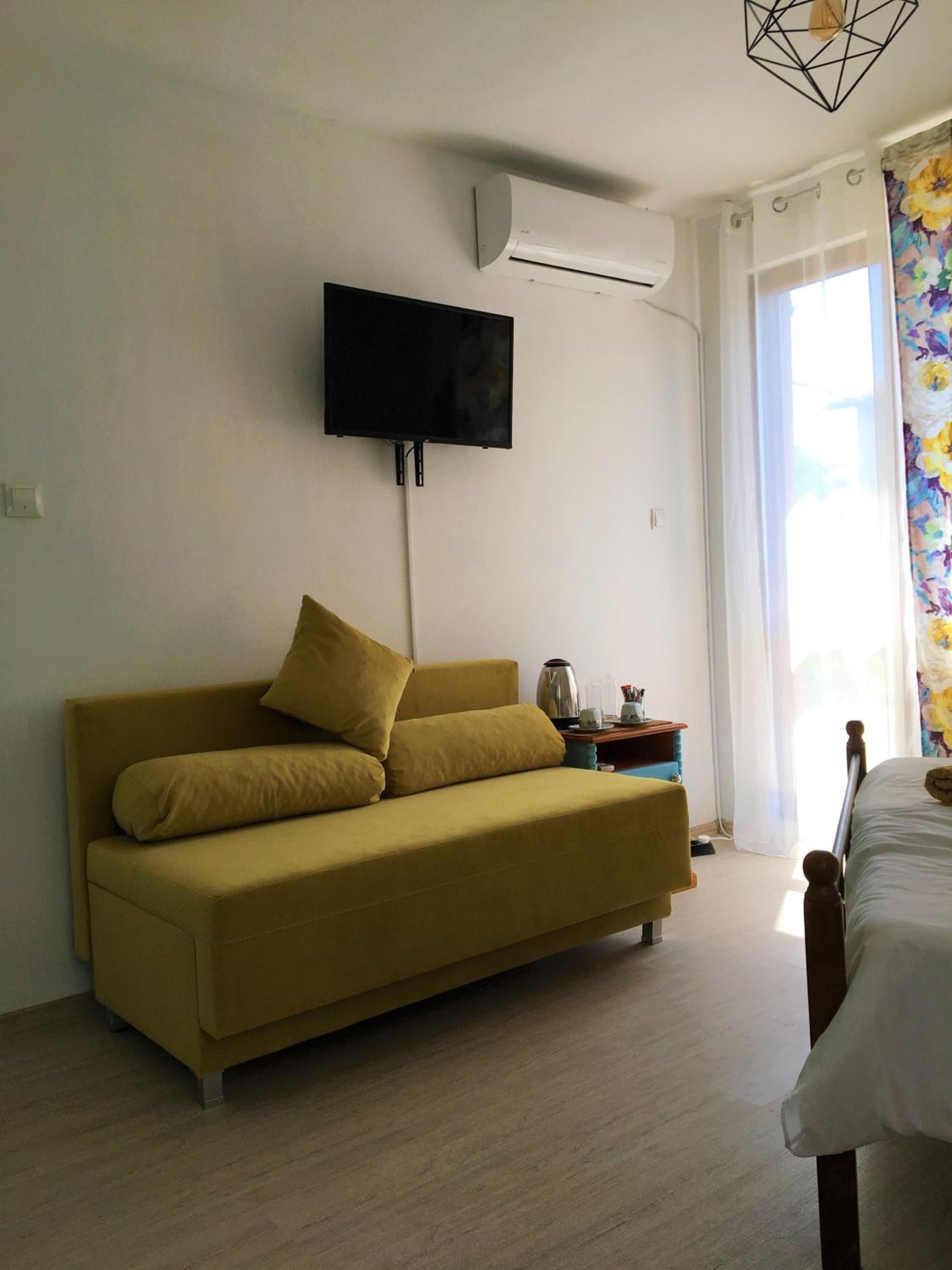 Dimitrovi Guesthouse - Peaceful Stay near Beach with Garden, Sarafovo