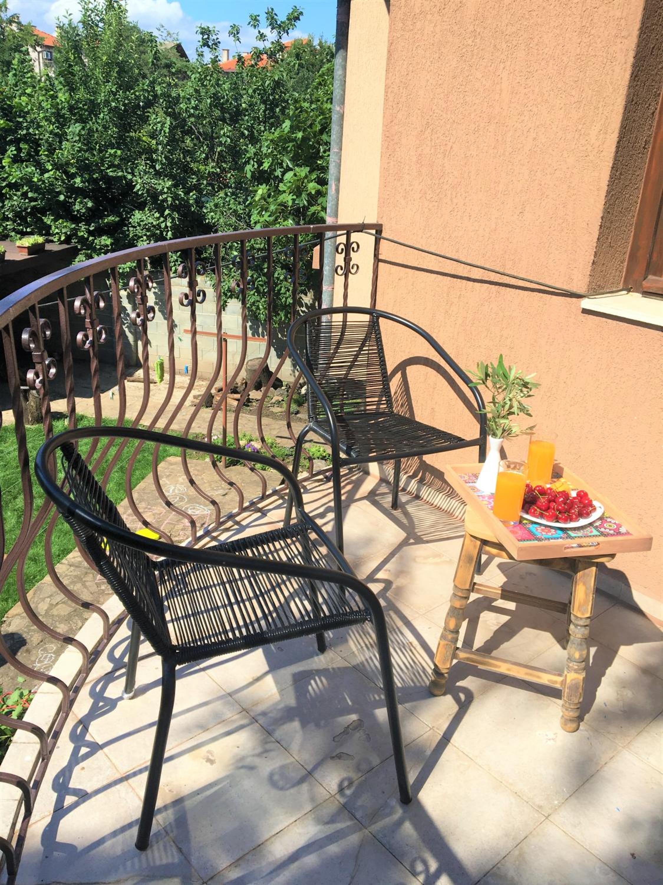 Dimitrovi Guesthouse - Peaceful Stay near Beach with Garden, Sarafovo