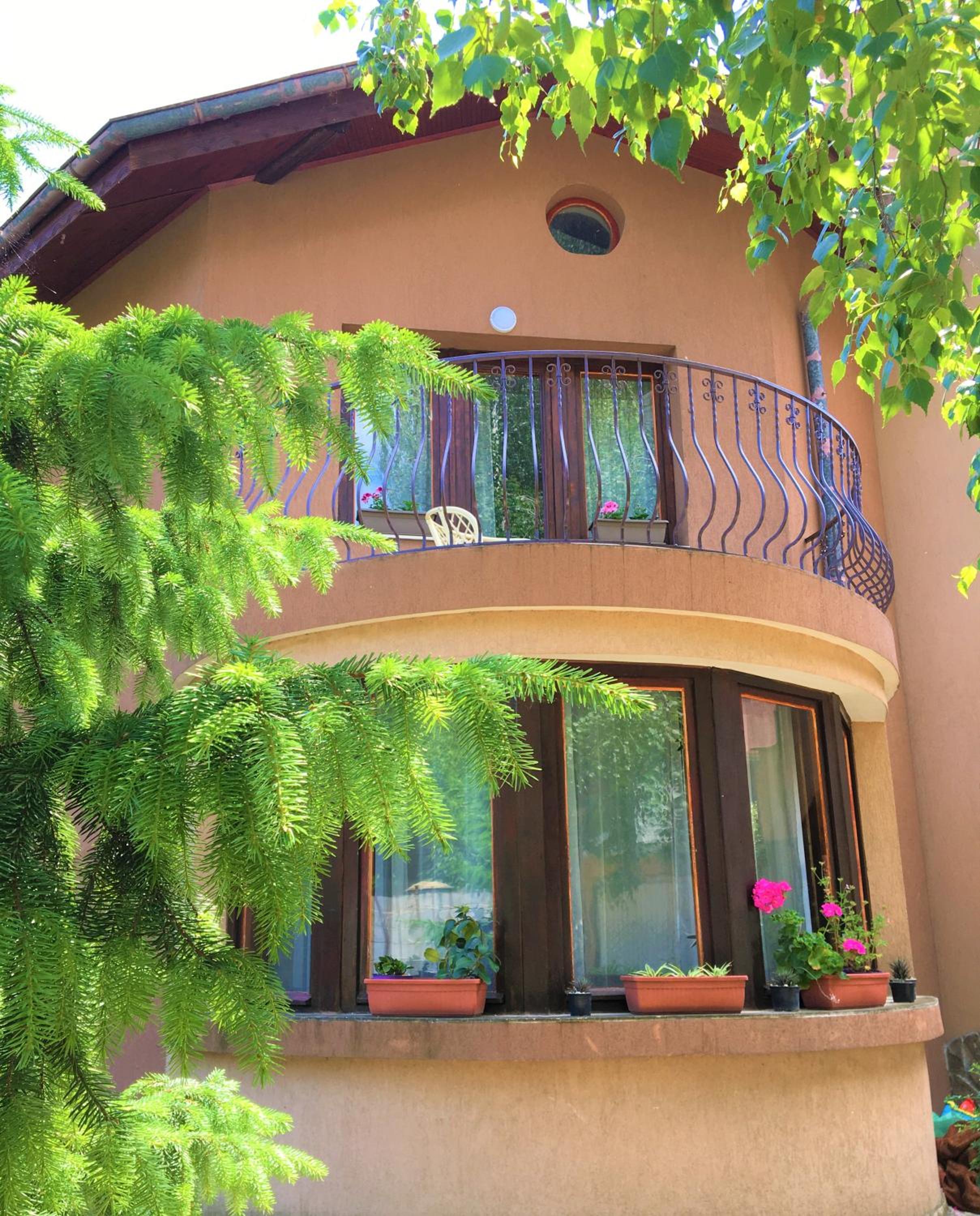 Dimitrovi Guesthouse - Peaceful Stay near Beach with Garden, Sarafovo