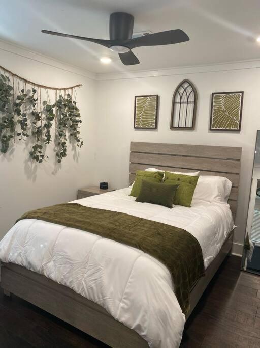 Smyrna Vacations - Cozy 2-bedroom Farmhouse with parking on premise - Property Image 7