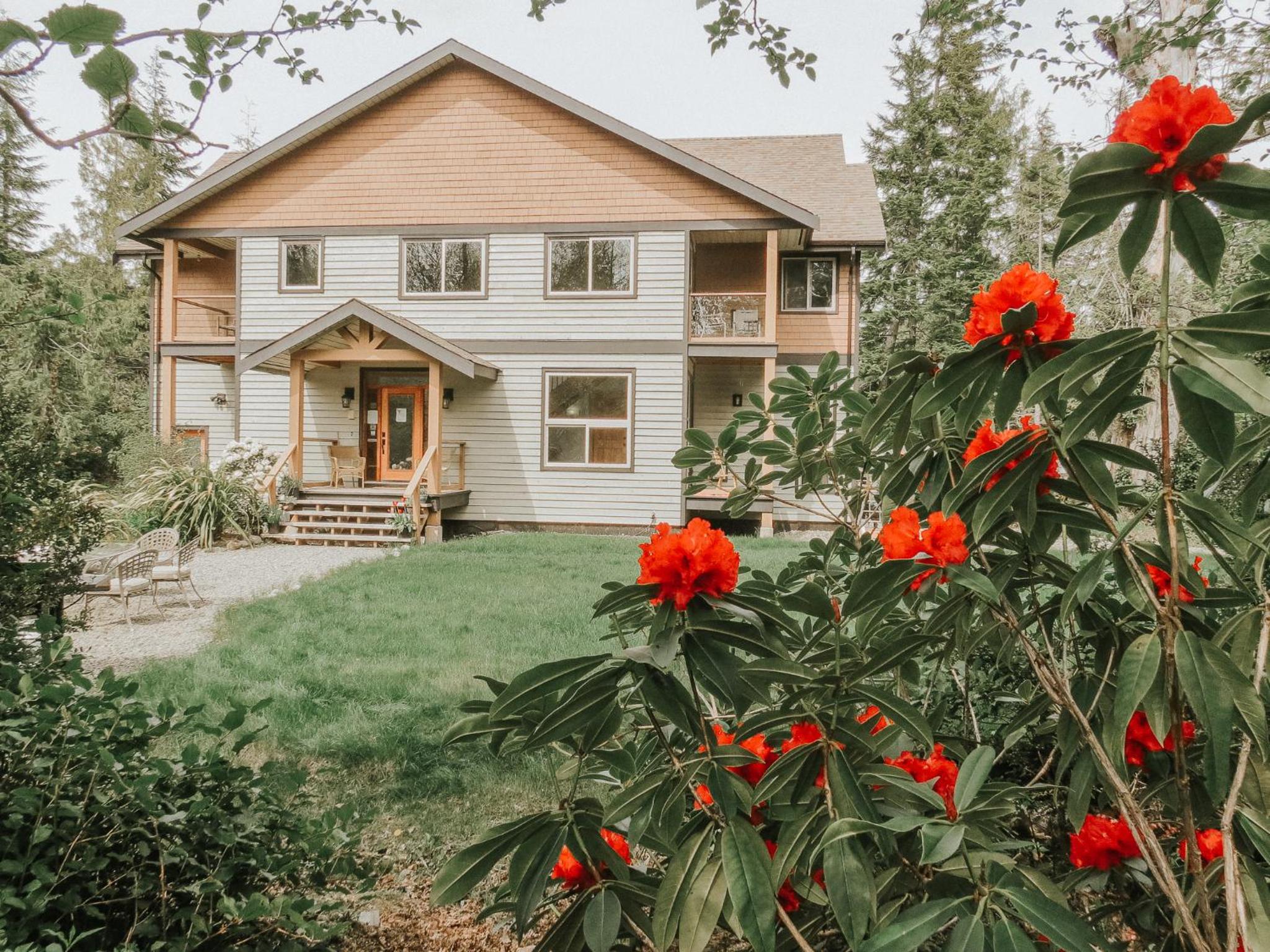 Tofino Vacations - Cobble Wood and Bird Sanctuary Guest Houses - Property Image 93