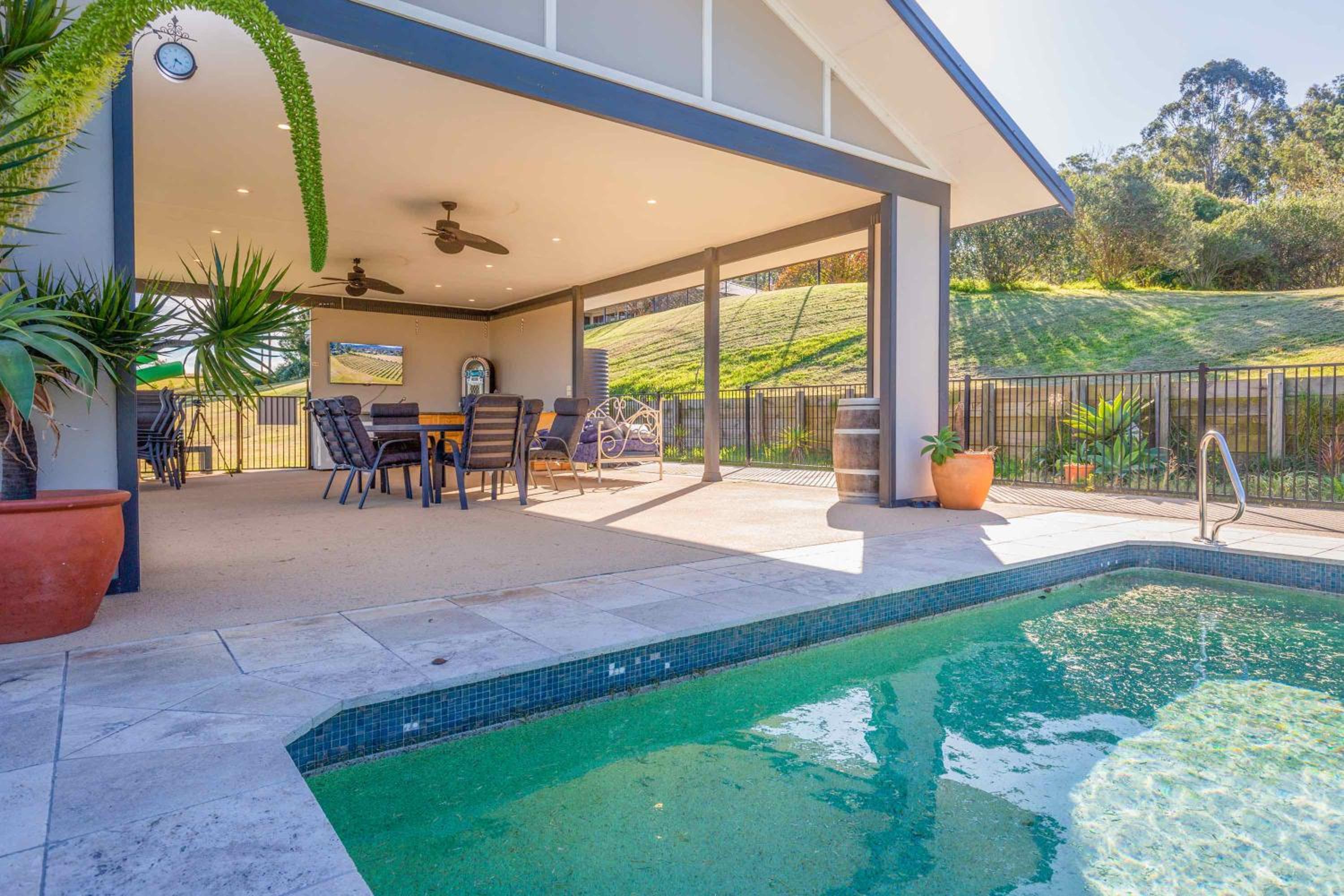 Sovereign Hill Country Estate - Property Image 2