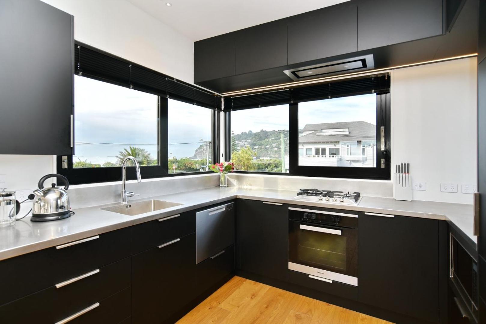Esplanade Beach House - Christchurch Holiday Homes view 5