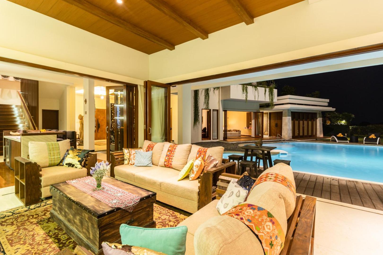 Newly renovated 6bd Mansion with Heli landing & astonishing views! view 3