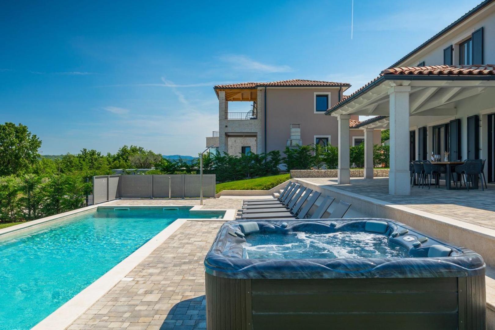 Luxury villa Arman with whirlpool in Visinada view 3