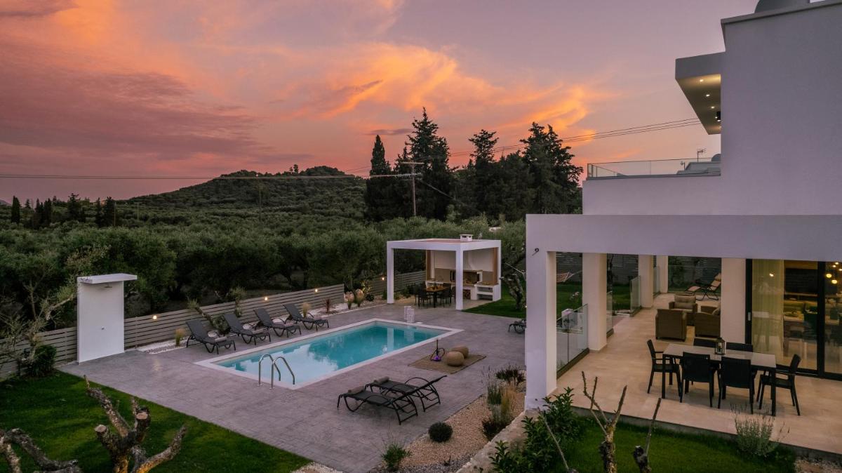 Valentino Luxury Villa photo 4