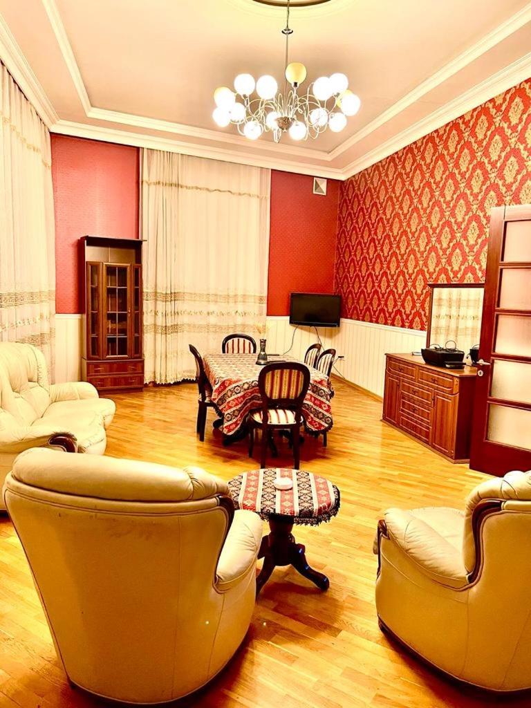 City Hall Apartment