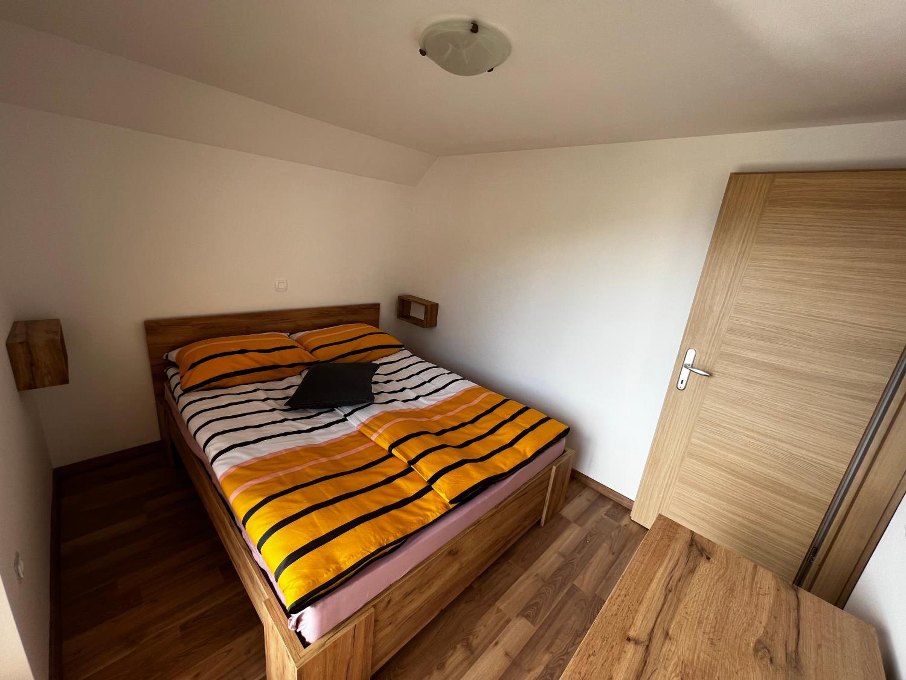 Zemva Stays - Apartma ELA