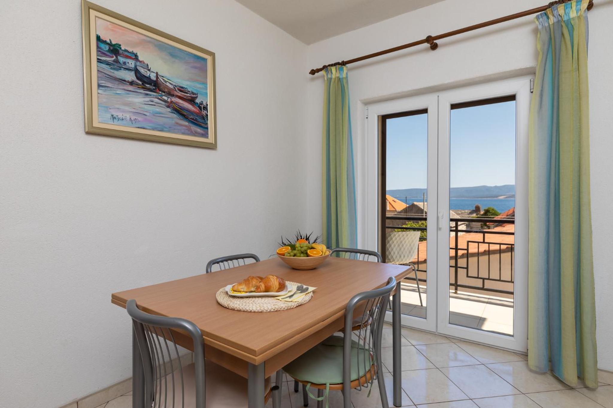 Hotel Apartments Paloc - Yellow - Image 1