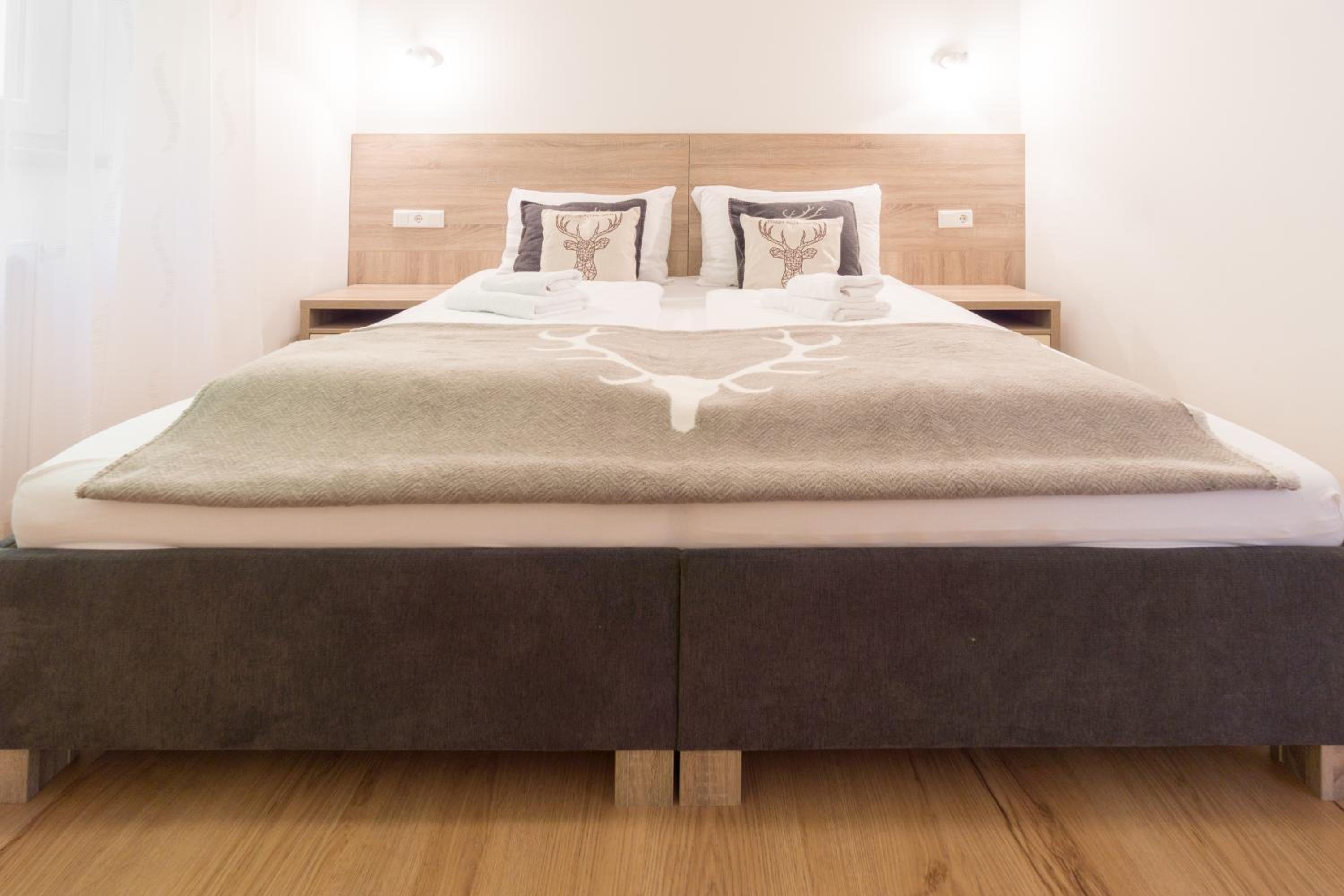 Praga Apartments & Restaurant Zell am See-Kaprun
