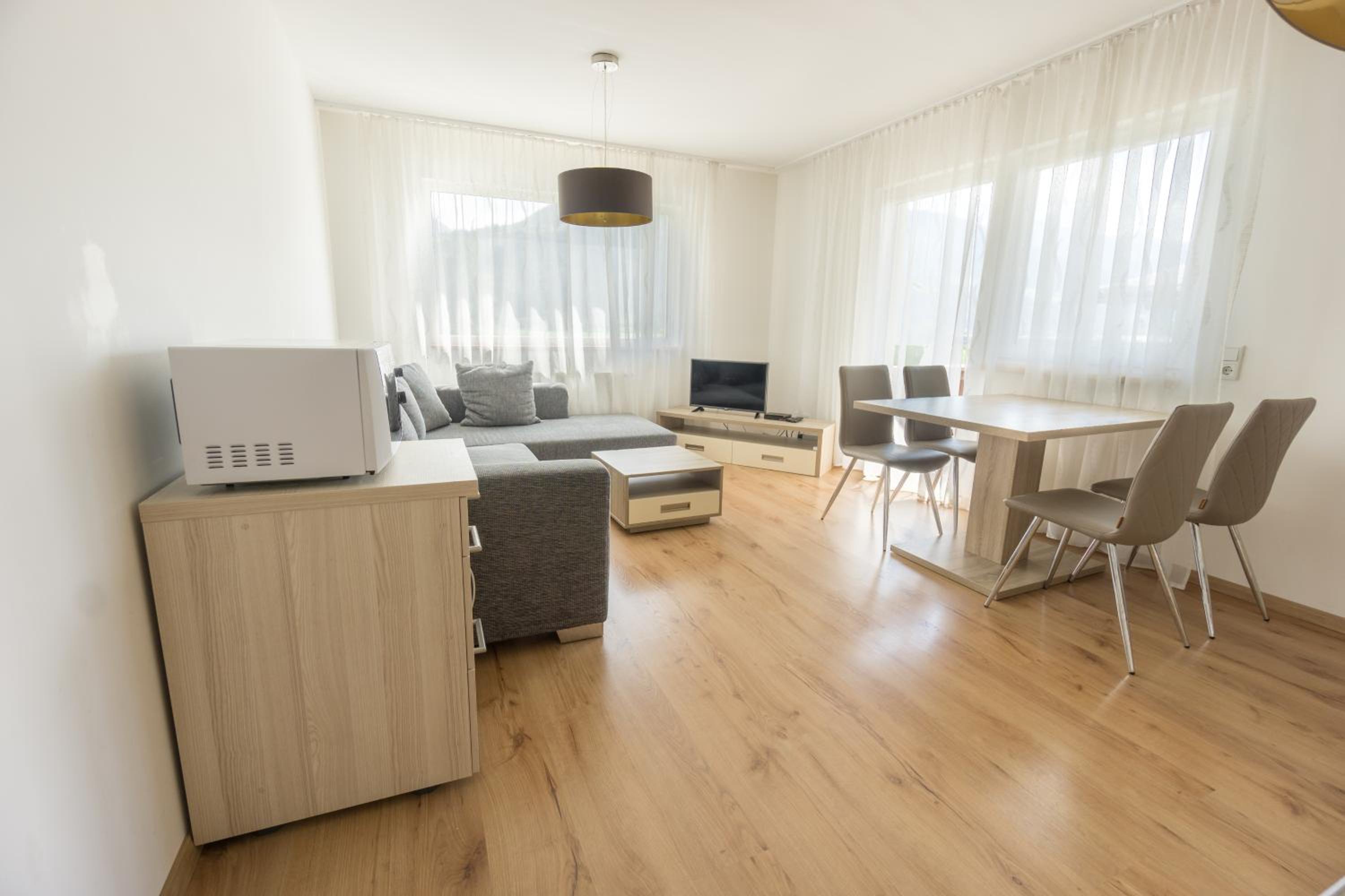 Praga Apartments & Restaurant Zell am See-Kaprun