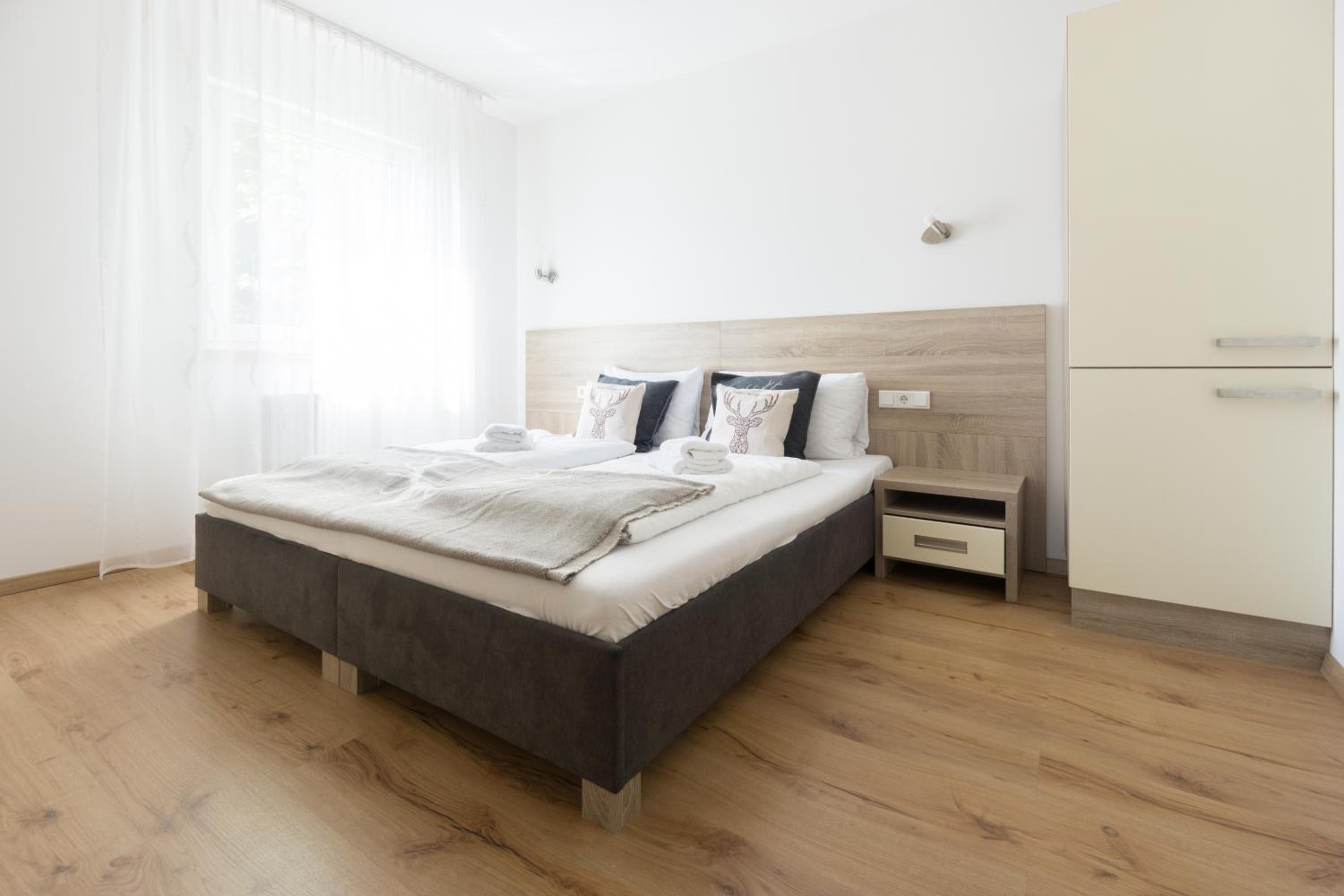 Praga Apartments & Restaurant Zell am See-Kaprun