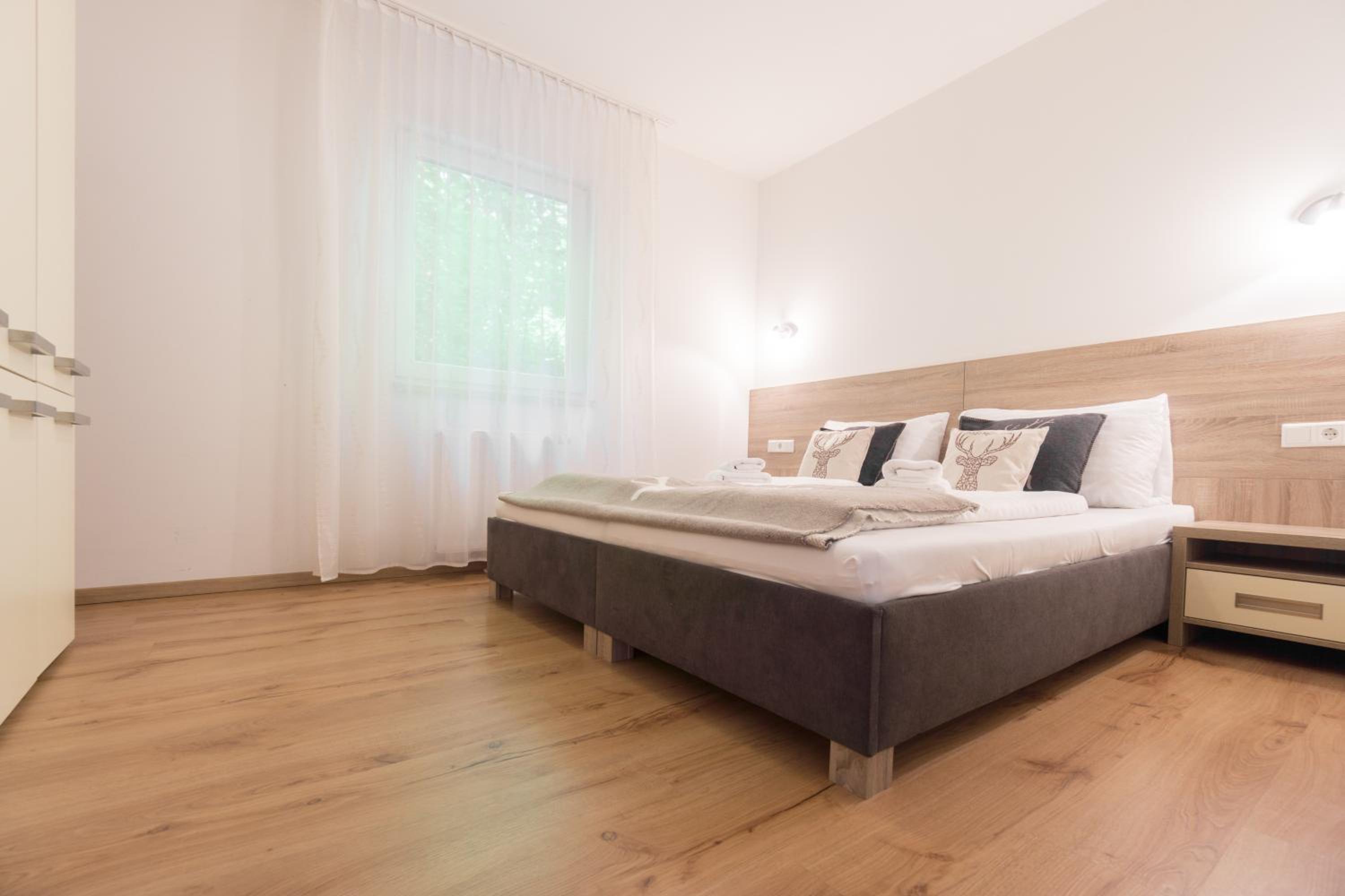 Praga Apartments & Restaurant Zell am See-Kaprun
