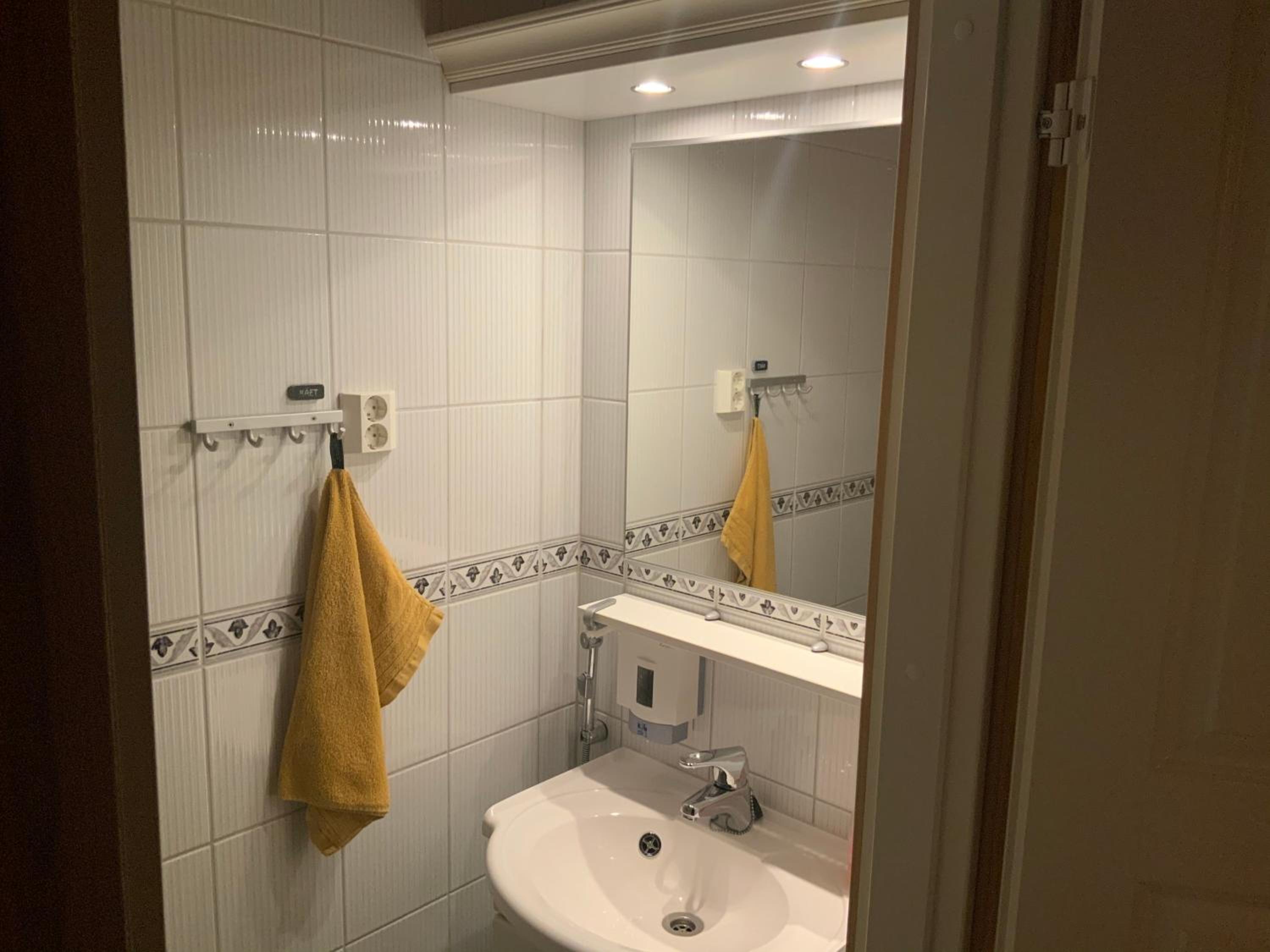Saunaharju 5 järven rannalla