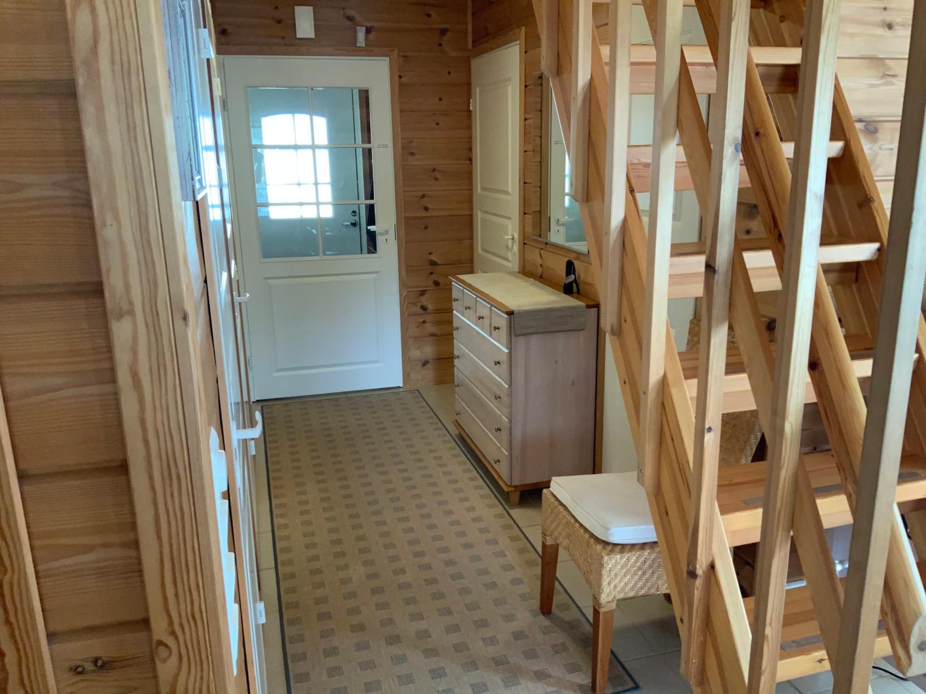 Saunaharju 5 järven rannalla