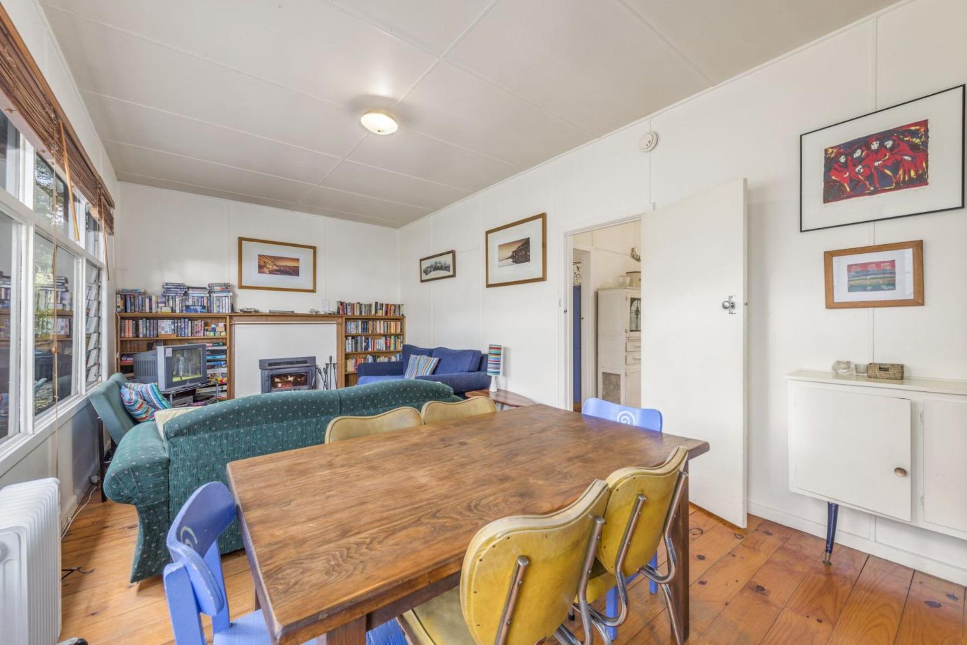 Classic Aussie Beach House - BYO Linen