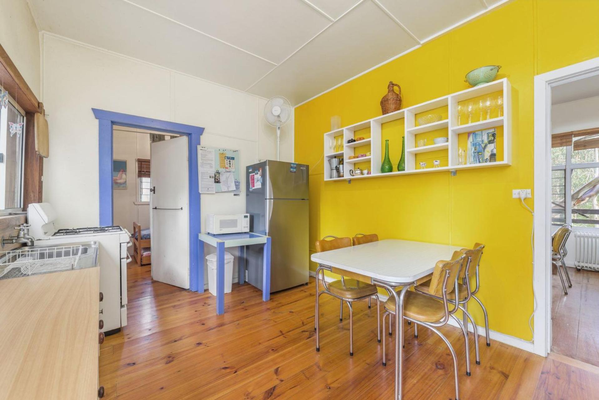 Classic Aussie Beach House - BYO Linen