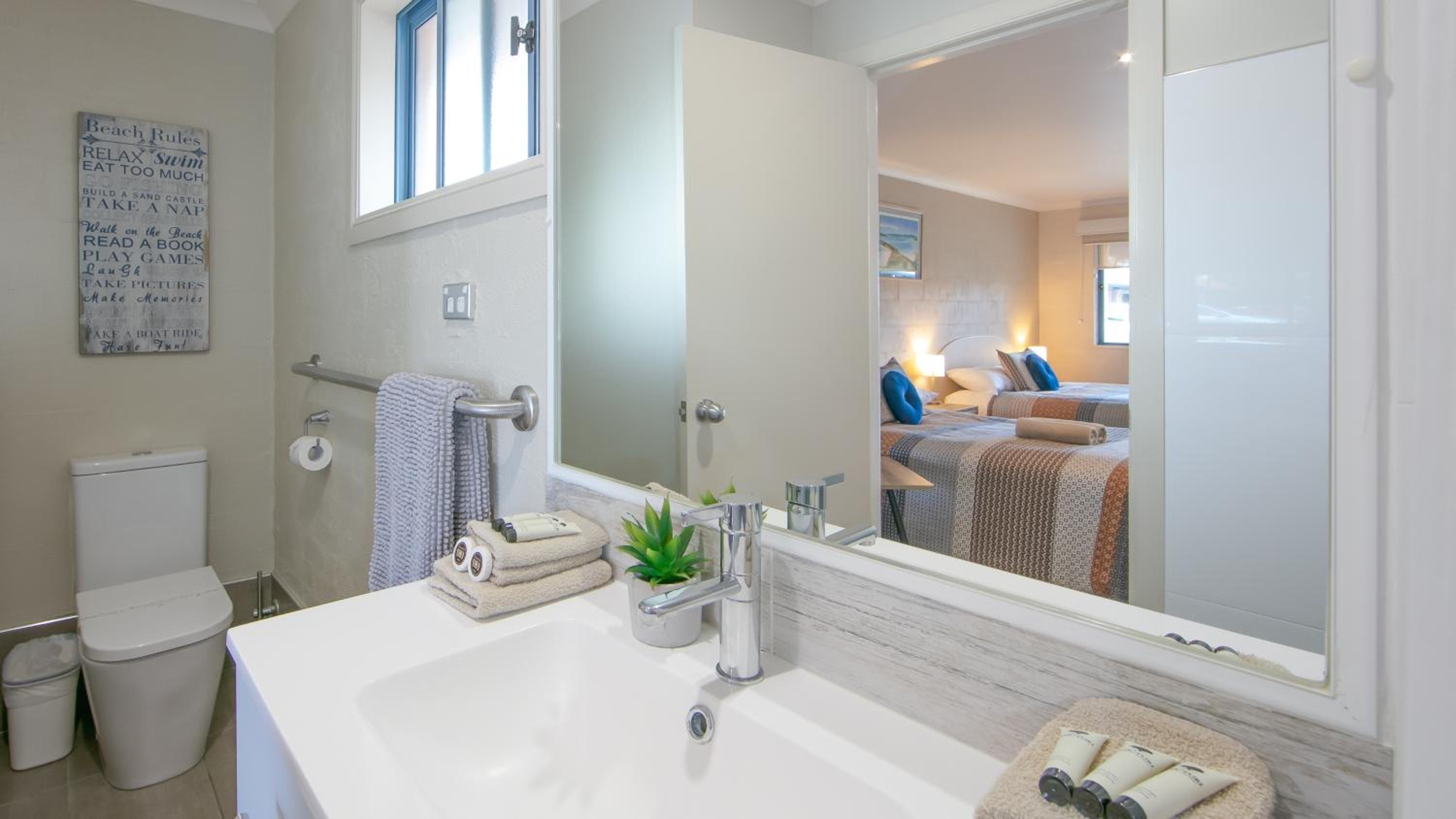 Yamba Twin Pines Motel