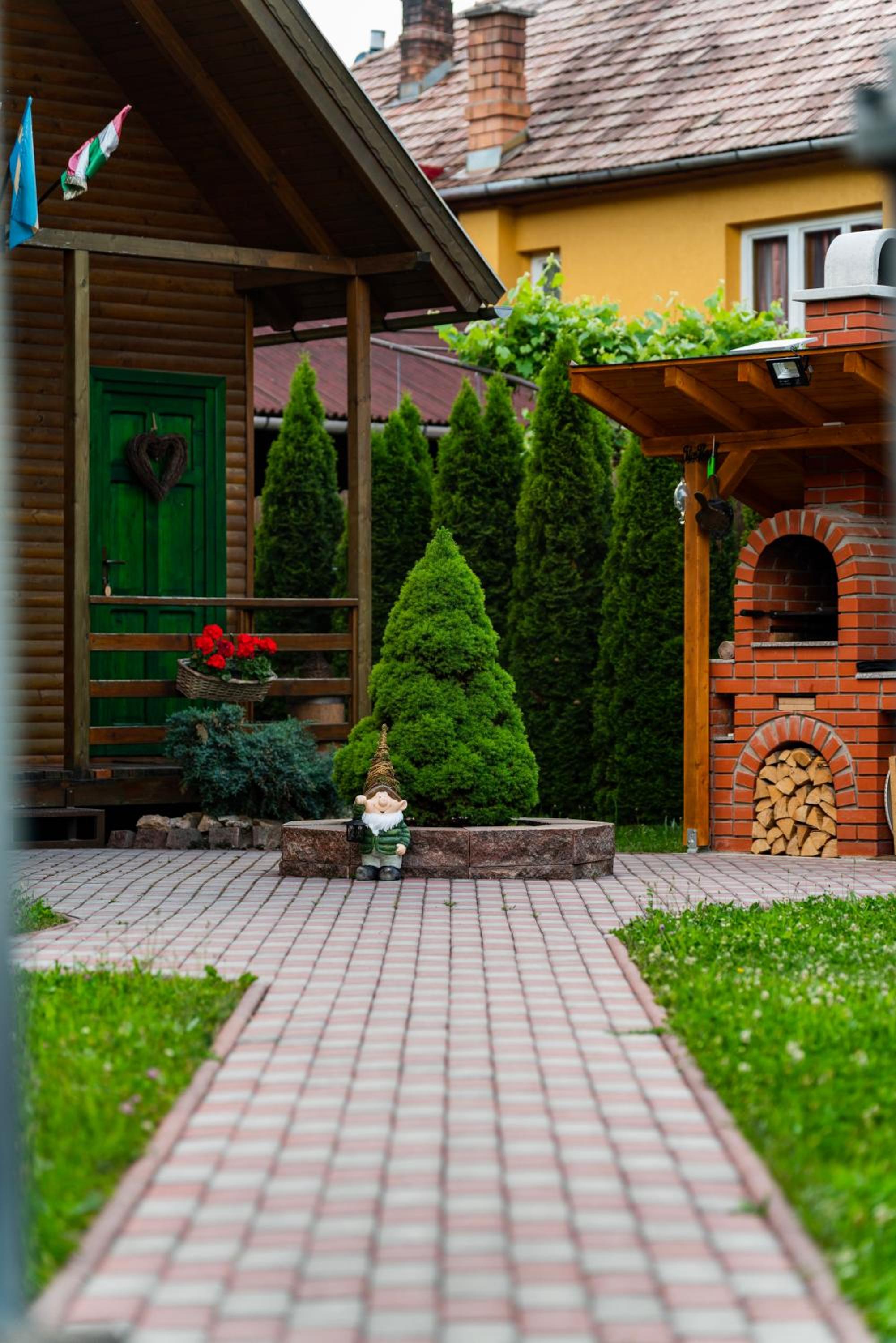 Photo 15