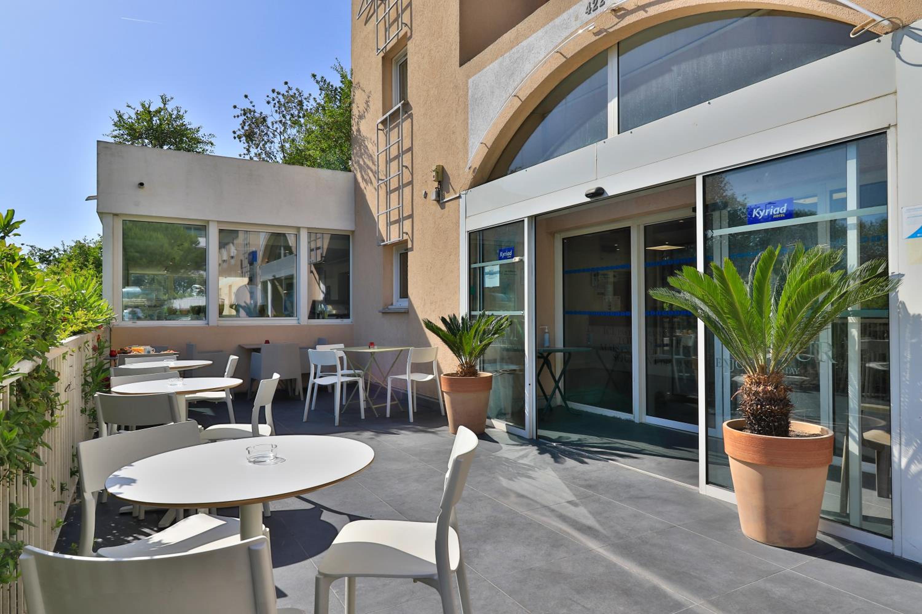 Frejus Vacations - Hotel restaurant Kyriad Frejus - Property Image 4