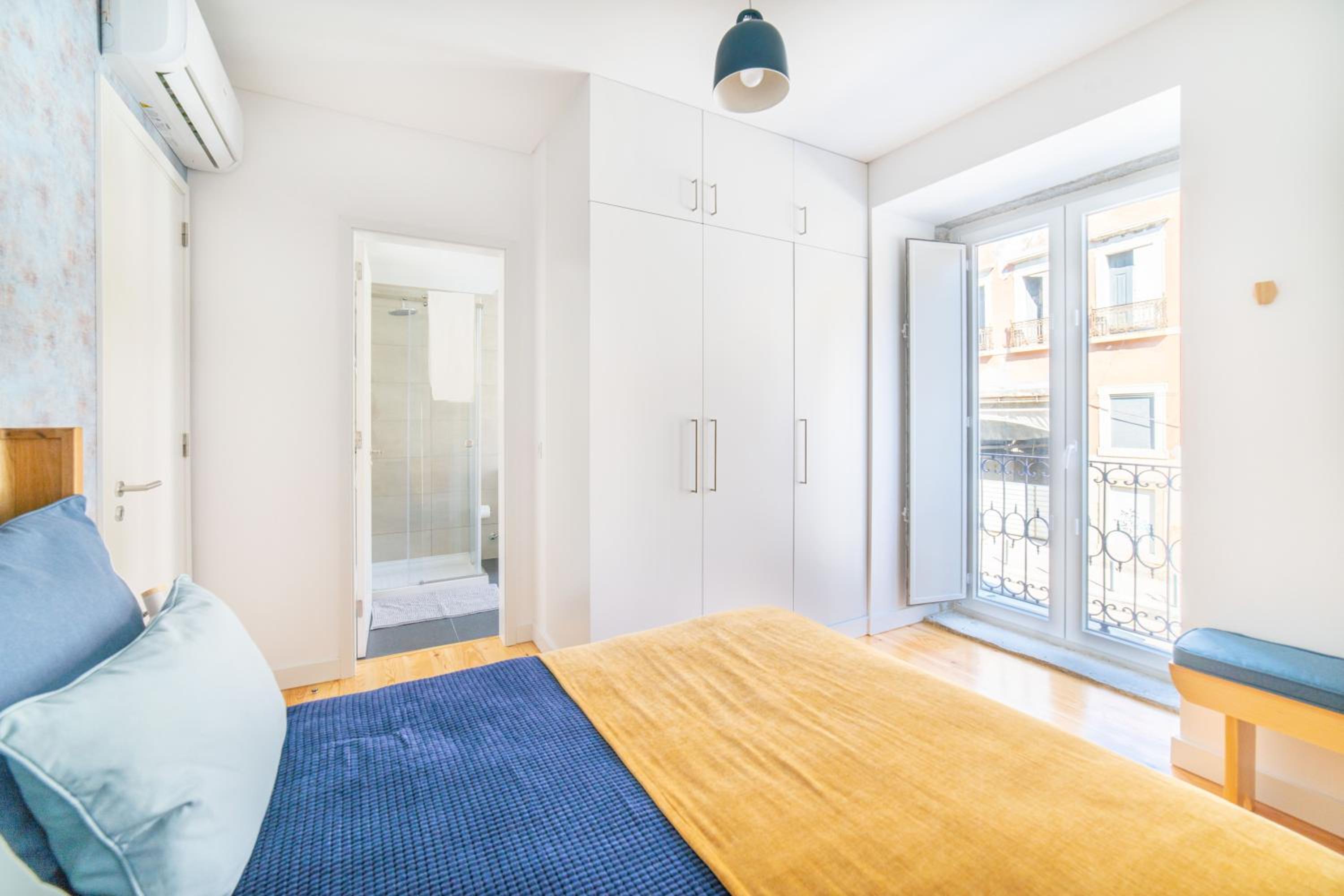 Blue by the River 1 - elegant two-bedroom in Santos view 2
