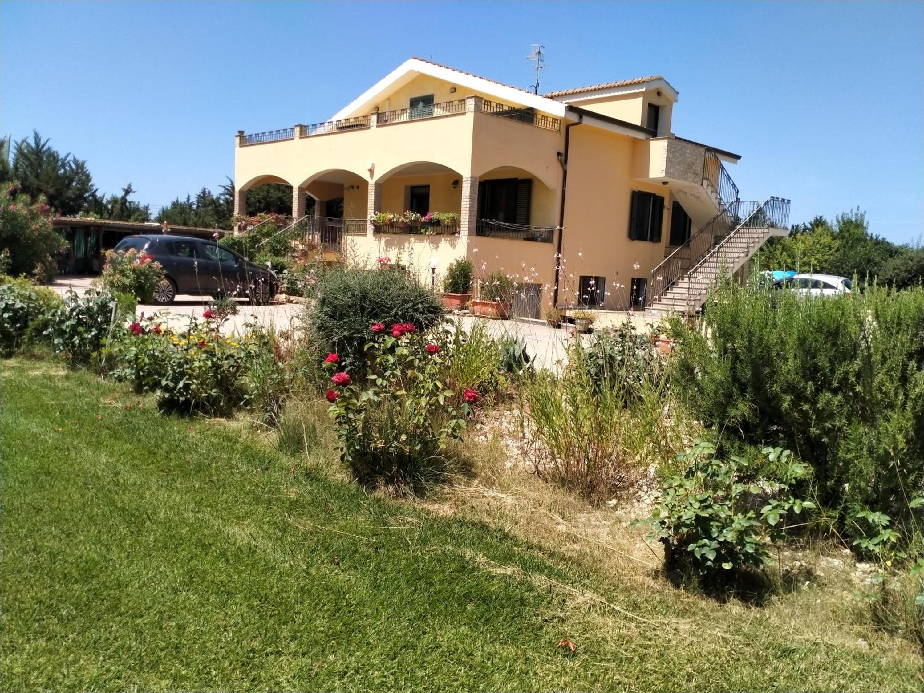 Photo 18