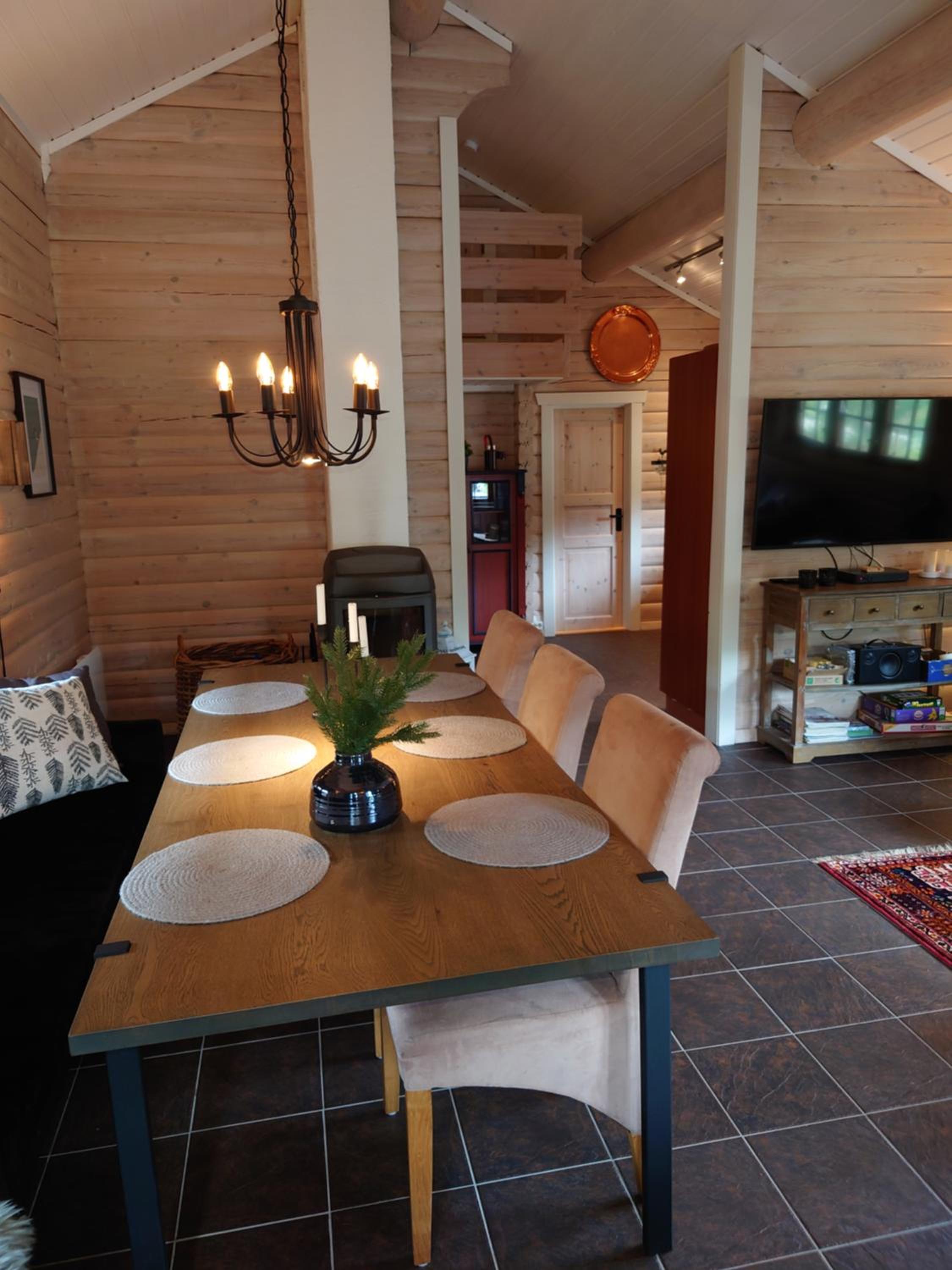 100m lift, 2 min swim - Large family cabin view 3