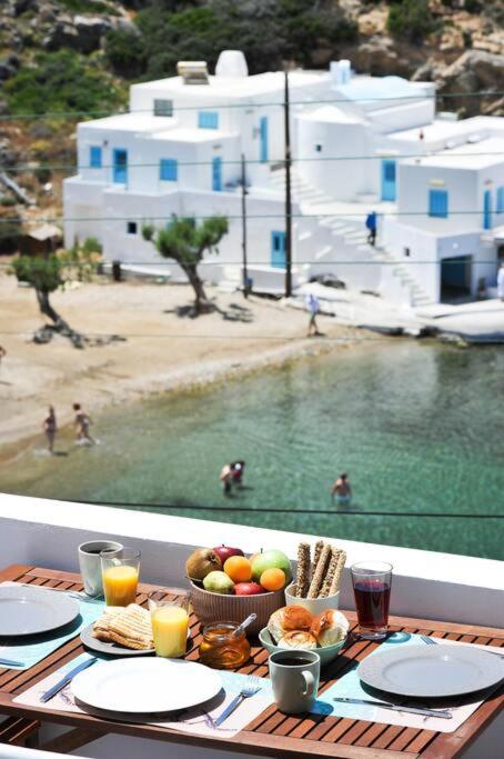 Droufakos’ Home - Beachfront Lux 2BD Apartment with Views view 4