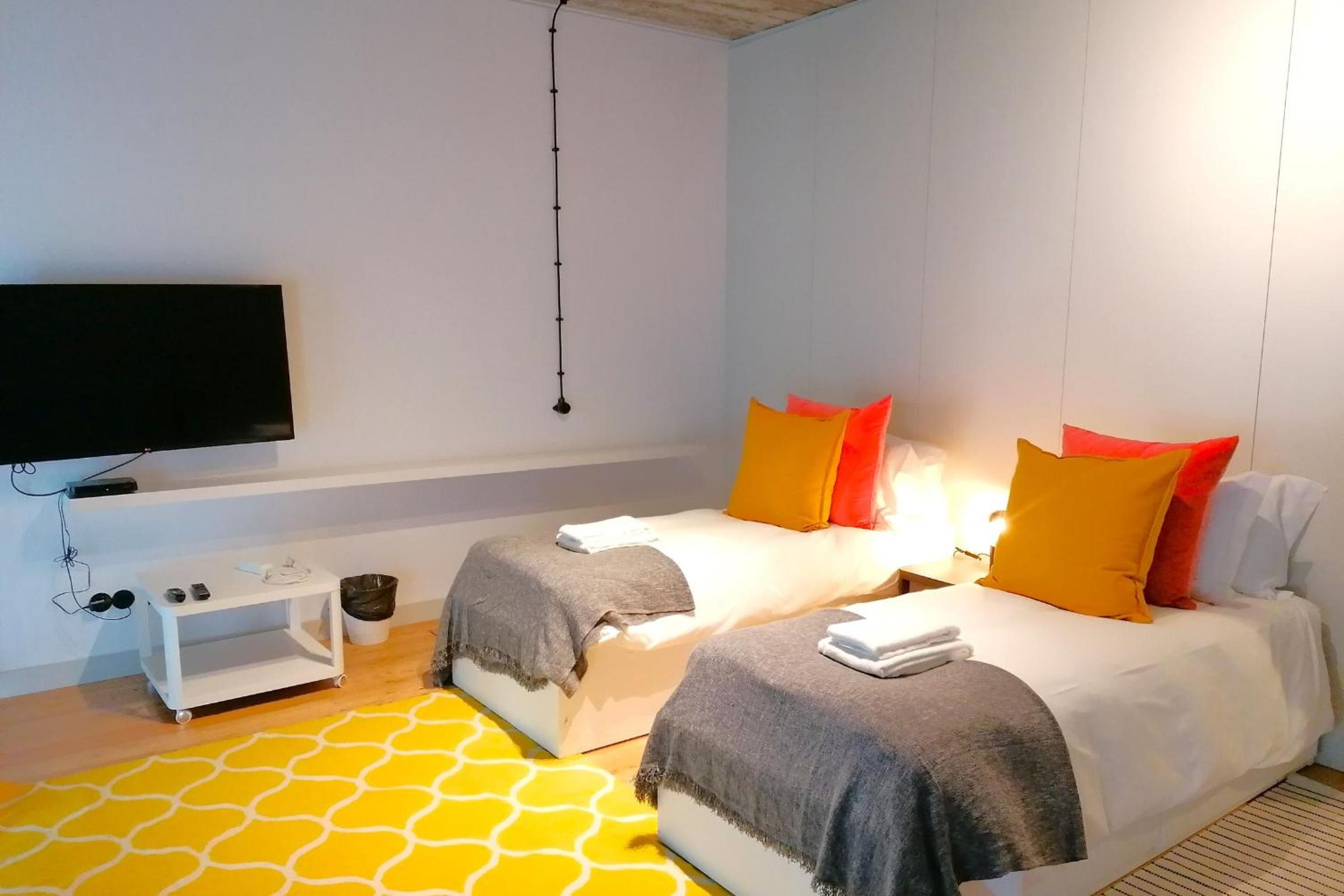 Majestic Apartment W/ Patio by LovelyStay view 3