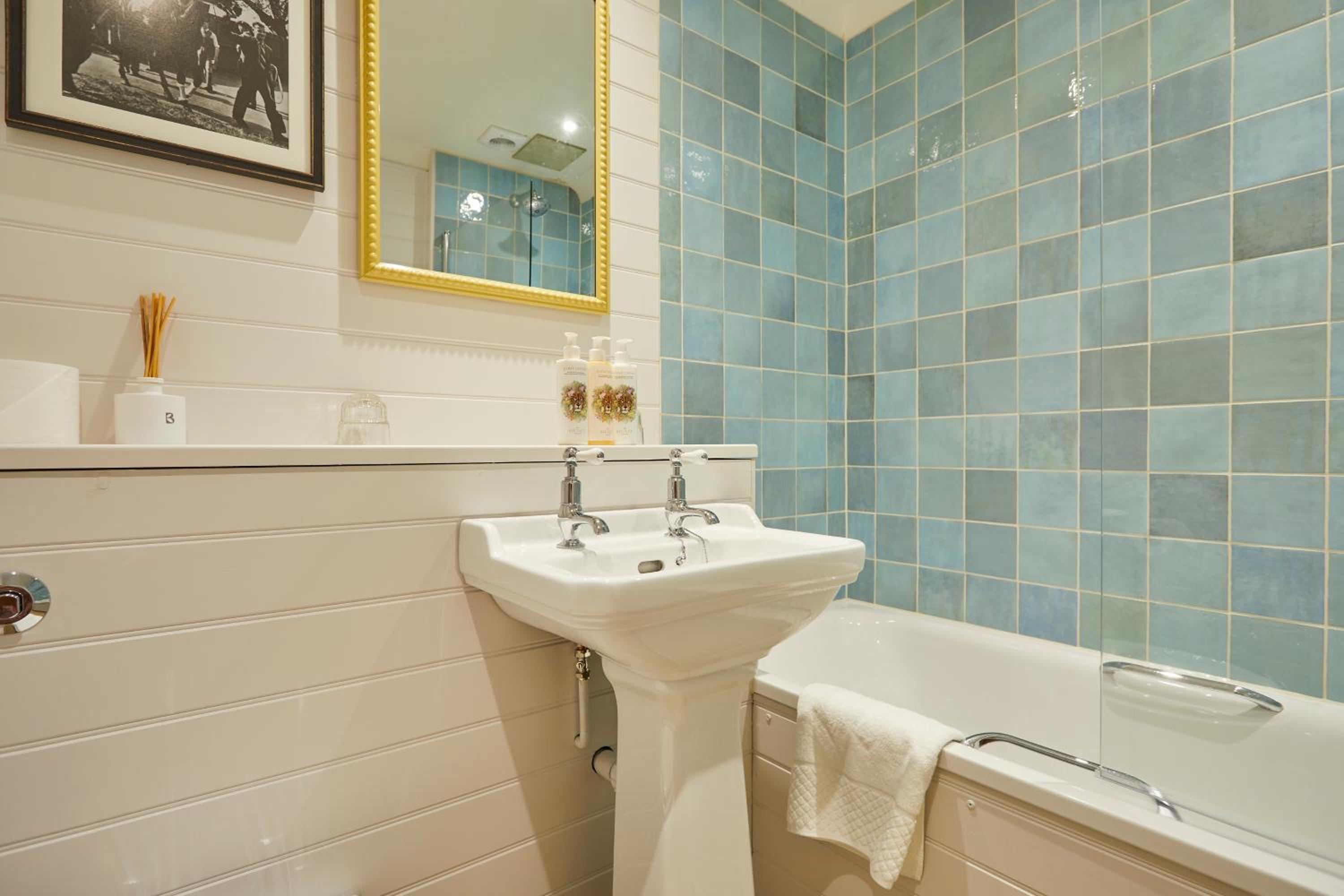 Newbury Vacations - The Retreat, Elcot Park - Property Image 52