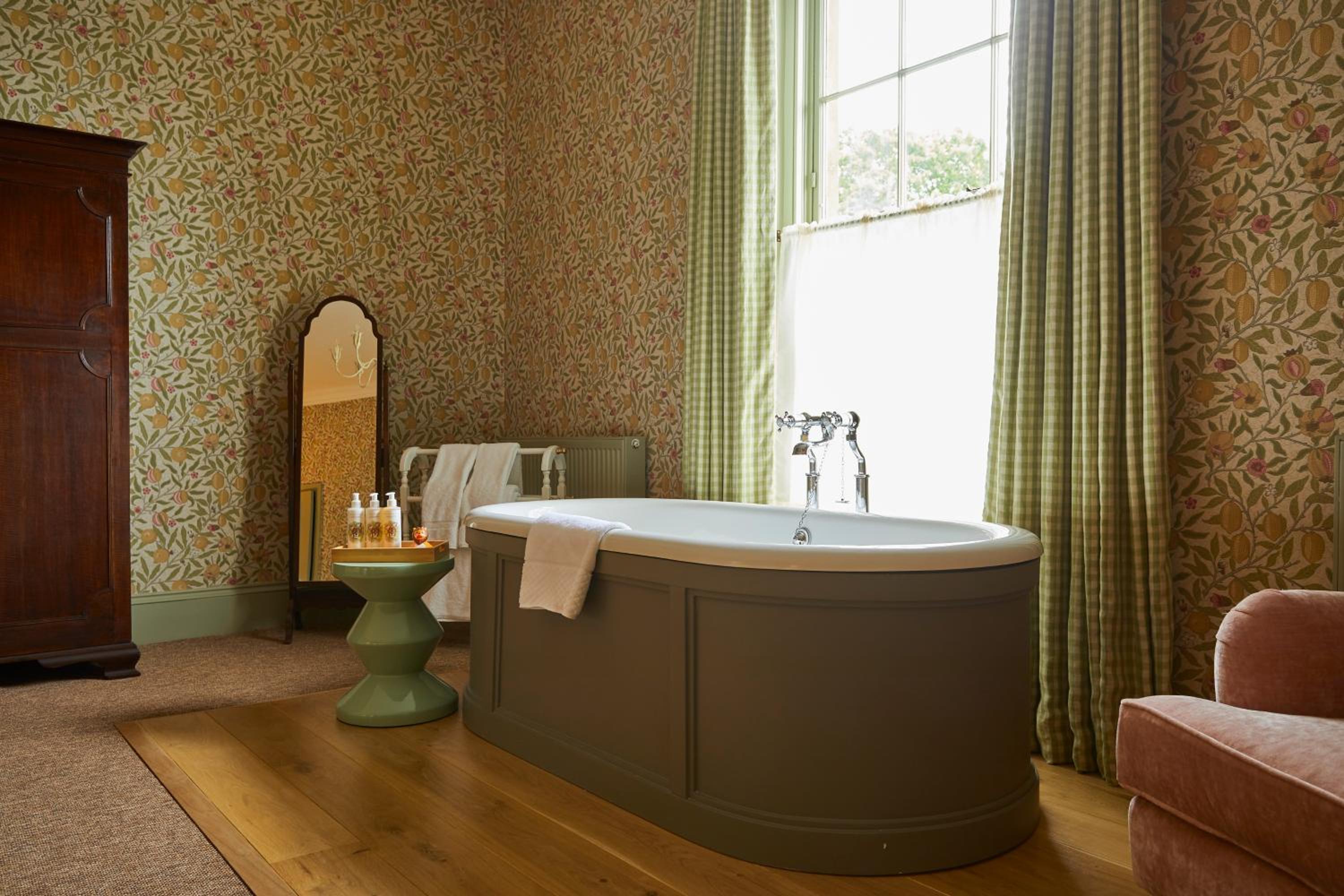 Newbury Vacations - The Retreat, Elcot Park - Property Image 46