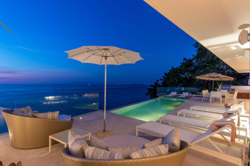 New oceanfront luxury Villa in Puerto Vallarta view 4