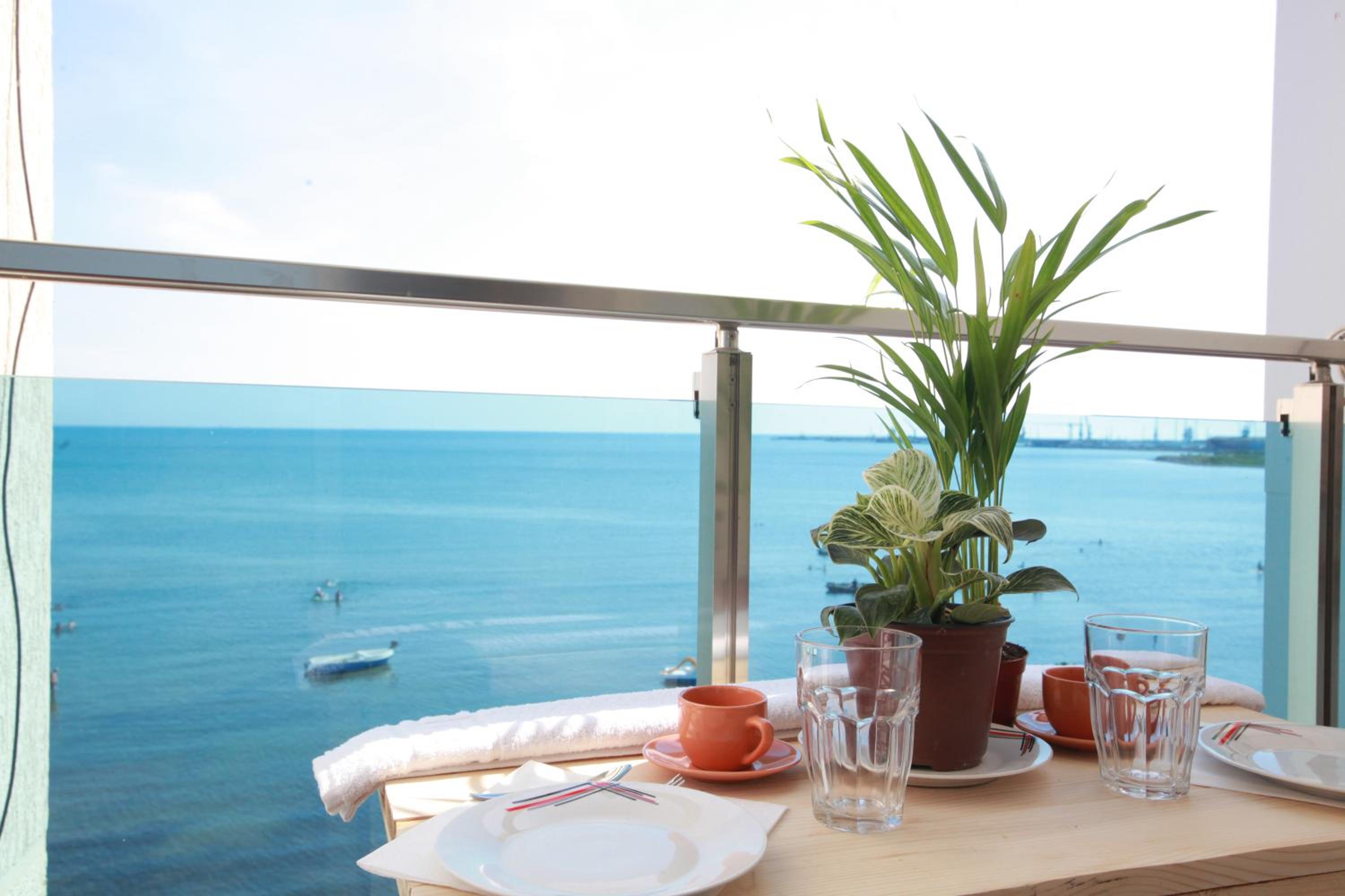 Seaview Luxury Apartment