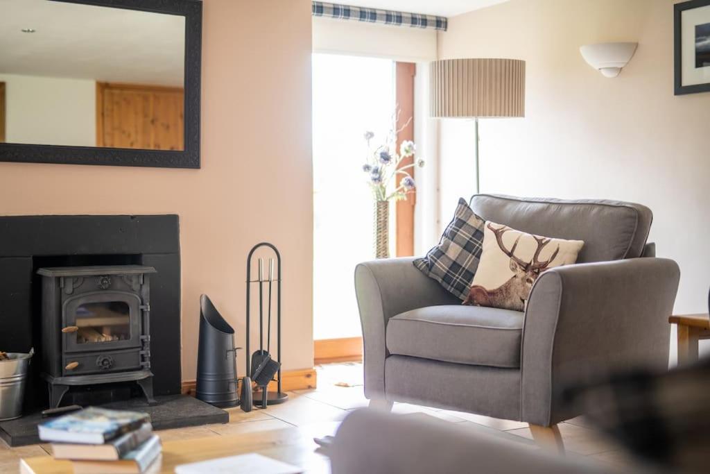 Cosy & rustic retreat - Woodland Cottage. view 3