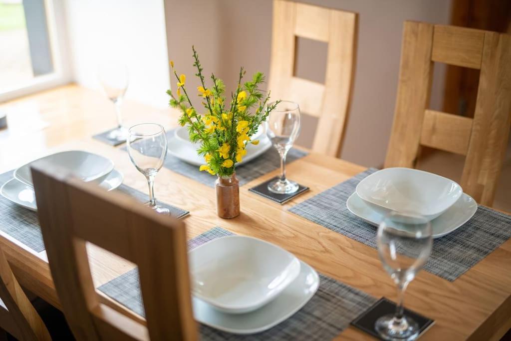 Cosy & rustic retreat - Woodland Cottage. view 4