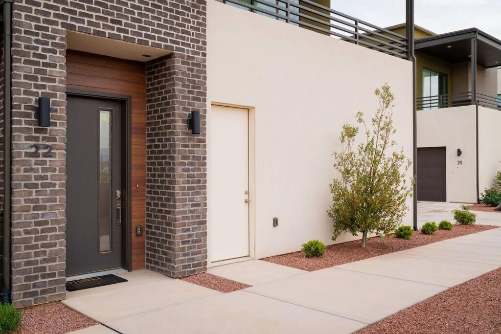 Hotel Villa 22 a Fairway to Heaven, brand new listing! Stunning Views! - Image 1