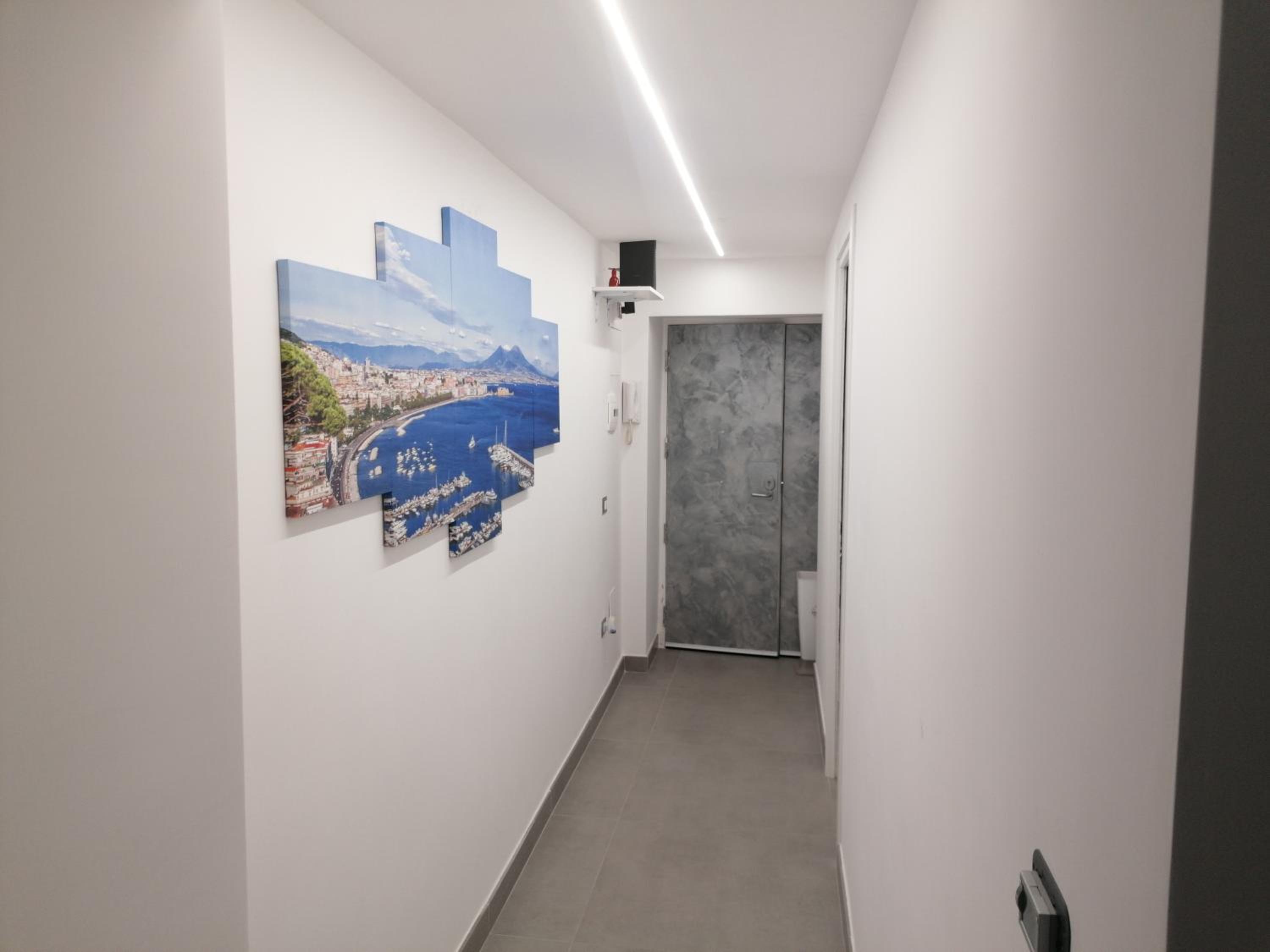 3 Rooms Chiaia