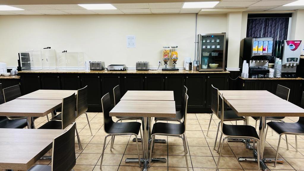 Brockville Vacations - Brockville Inn and Suites - Property Image 5