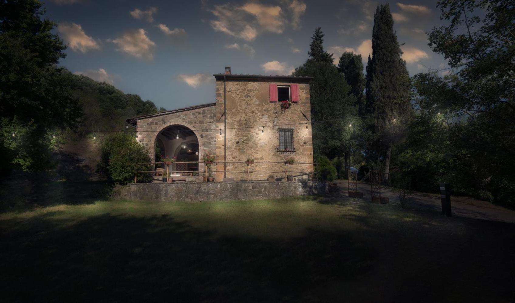 Casa nel bosco il Grottone