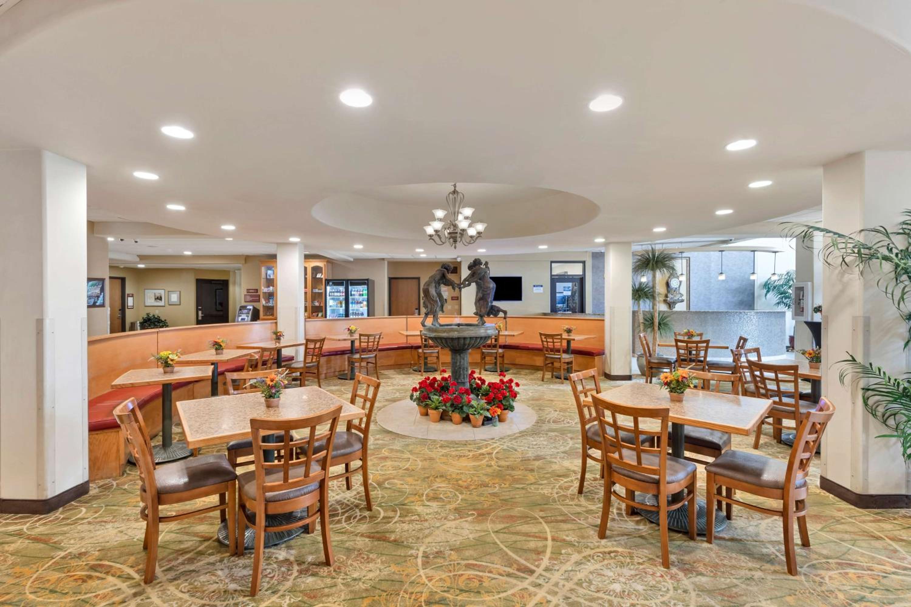 Pecos Vacations - Best Western Plus Swiss Chalet Hotel  Suites - Property Image 3