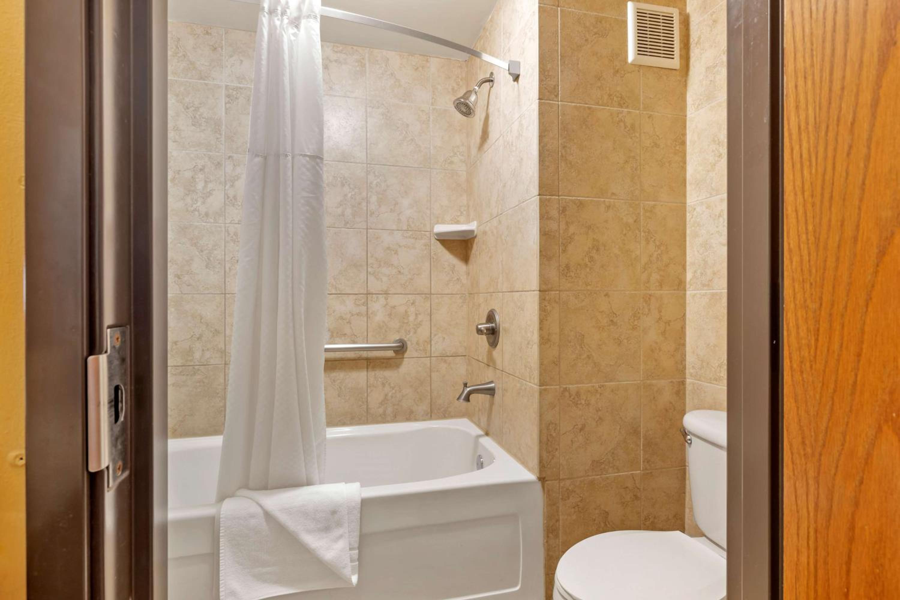 Pecos Vacations - Best Western Plus Swiss Chalet Hotel  Suites - Property Image 6